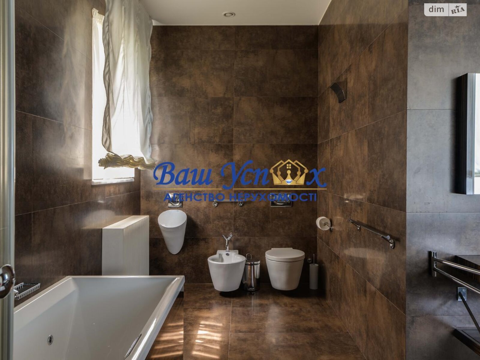 трехэтажный дом беседка, 800 кв. м, кирпич. Продажа в Козине фото 1 трехэтажный дом беседка, 800 кв. м, кирпич. Продажа в Козине фото 1