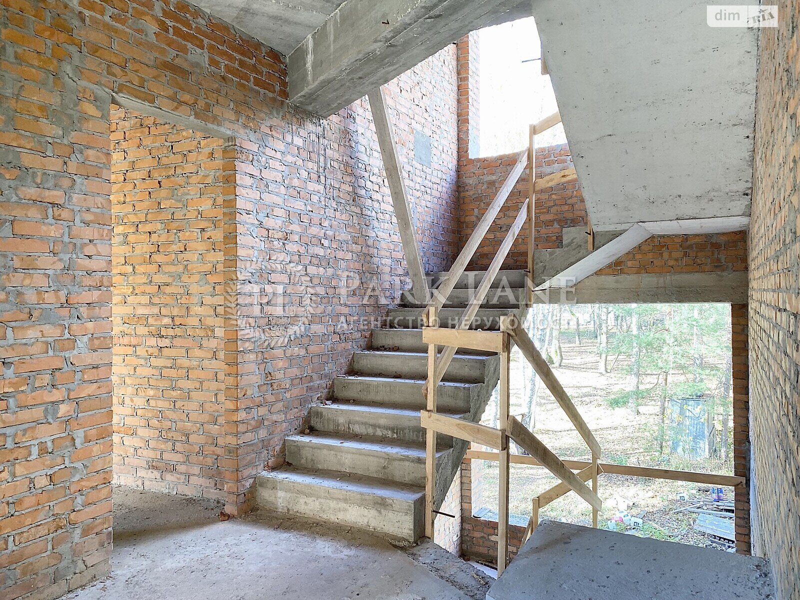 триповерховий будинок, 403.8 кв. м, цегла. Продаж у Козині фото 1 триповерховий будинок, 403.8 кв. м, цегла. Продаж у Козині фото 1
