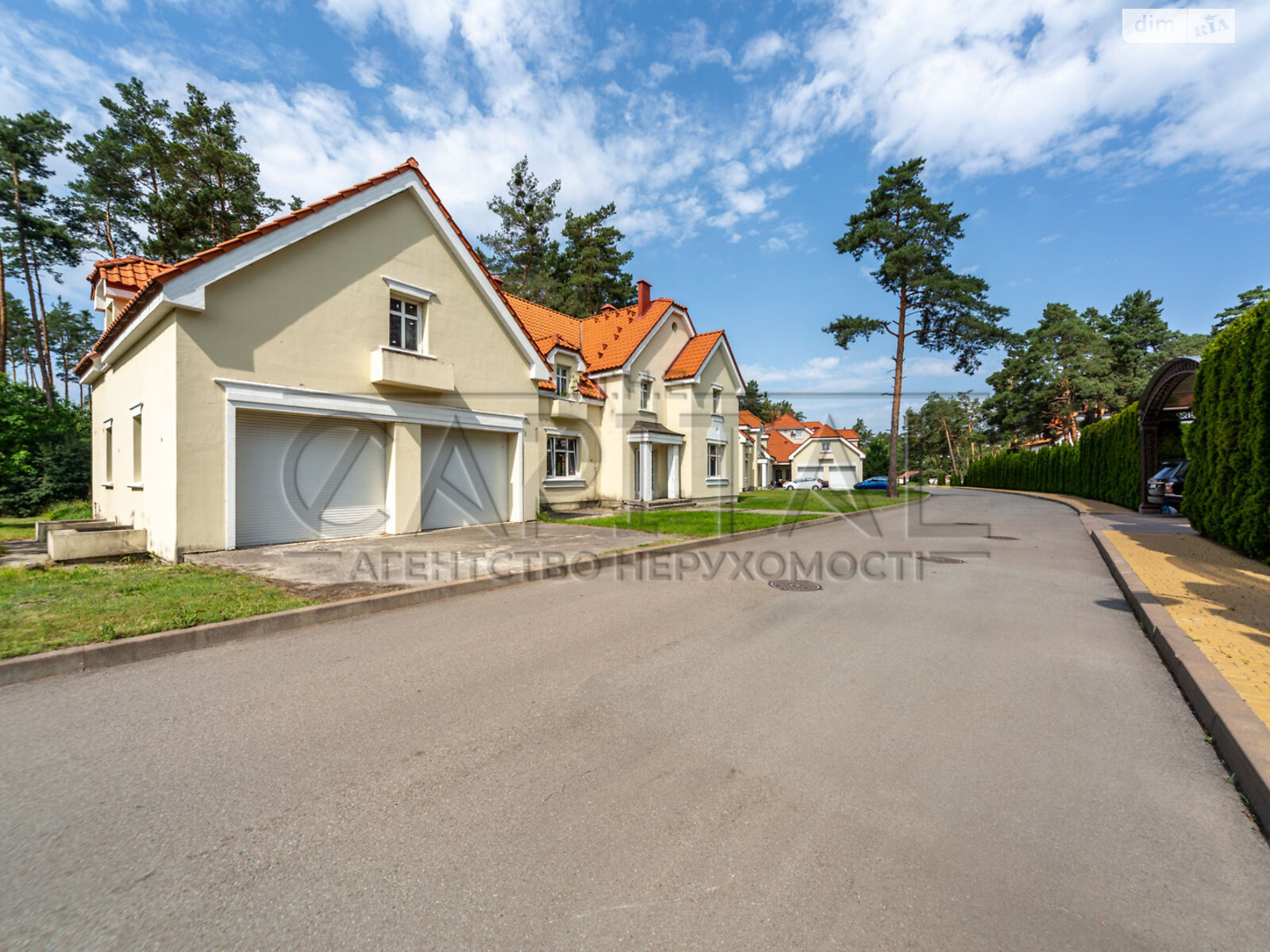 двоповерховий будинок з гаражем, 649.7 кв. м, цегла. Продаж у Козині фото 1 двоповерховий будинок з гаражем, 649.7 кв. м, цегла. Продаж у Козині фото 1