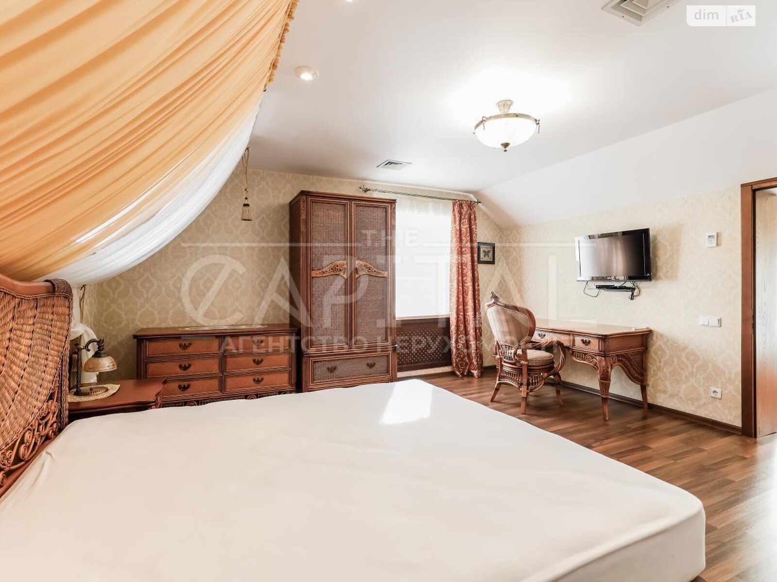 трехэтажный дом веранда, 730 кв. м, кирпич. Продажа в Козине фото 1