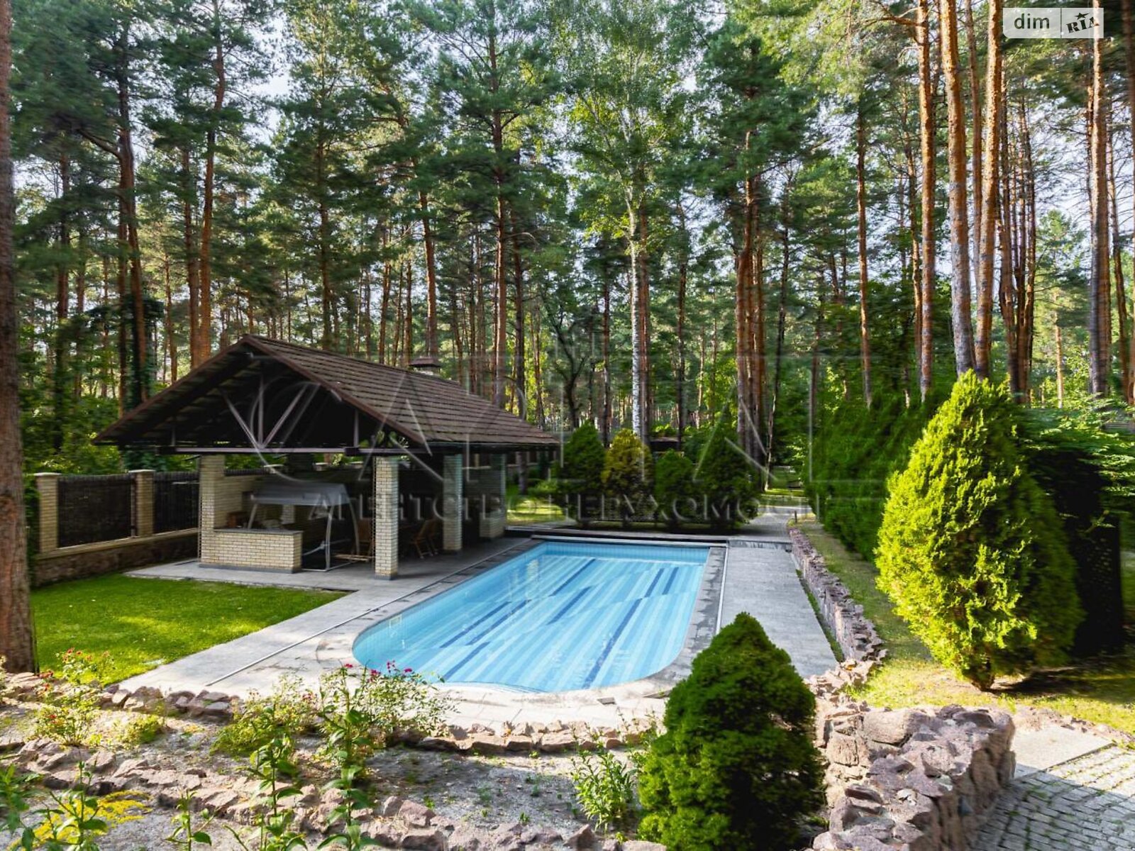двухэтажный дом с гаражом, 700 кв. м, кирпич. Продажа в Козине фото 1 двухэтажный дом с гаражом, 700 кв. м, кирпич. Продажа в Козине фото 1