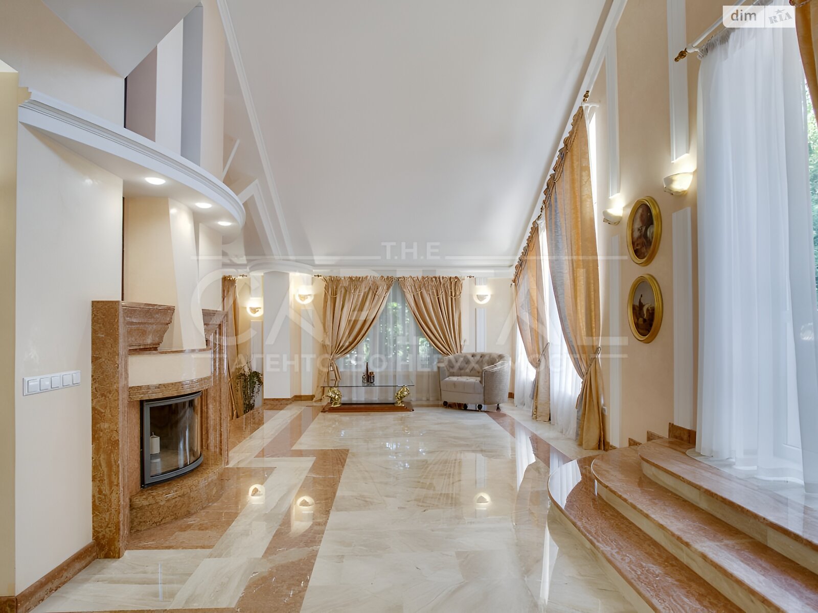 трехэтажный дом с гаражом, 700 кв. м, кирпич. Продажа в Козине фото 1 трехэтажный дом с гаражом, 700 кв. м, кирпич. Продажа в Козине фото 1