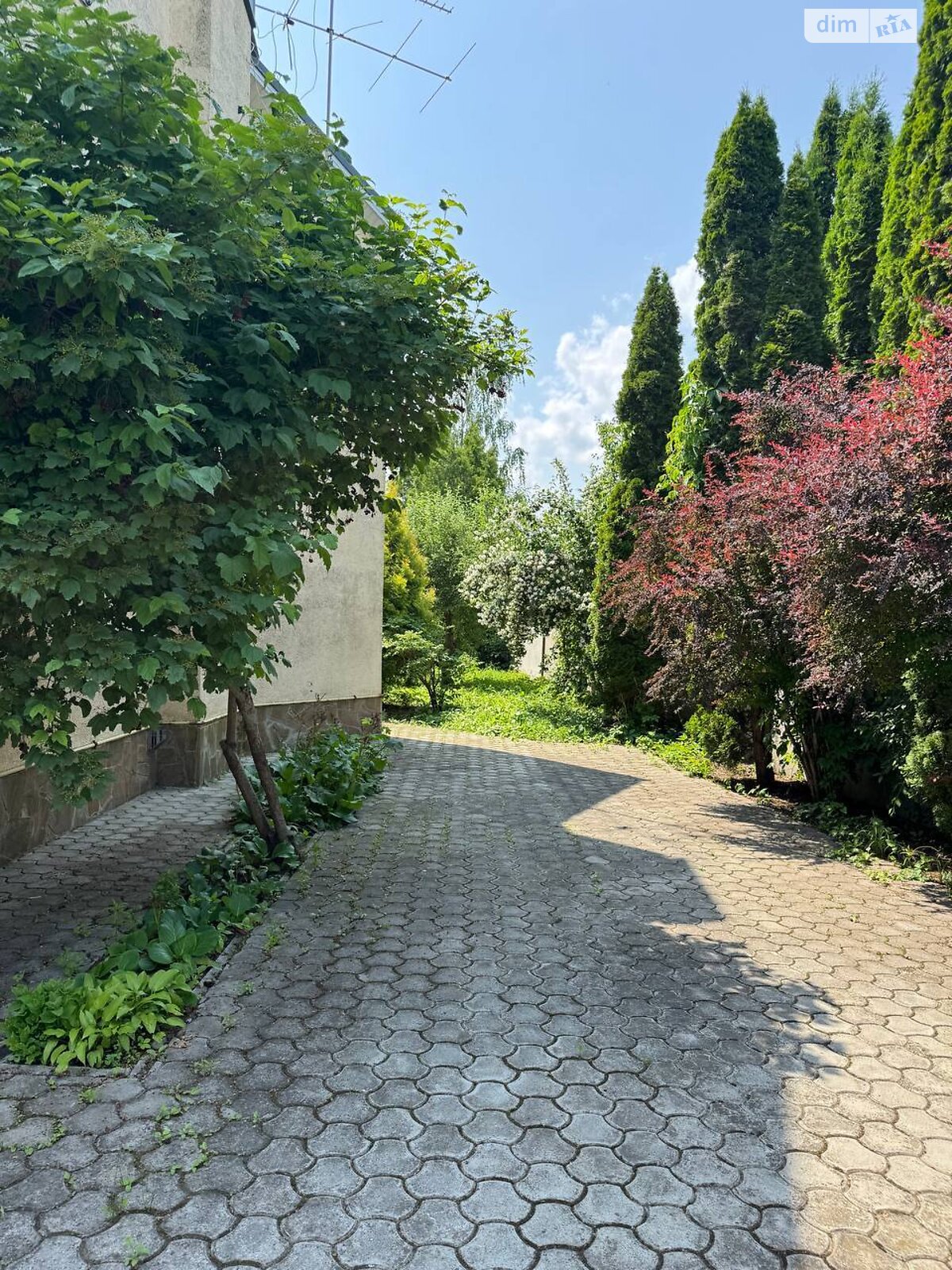 трехэтажный дом, 136 кв. м, кирпич. Продажа в Козине фото 1 трехэтажный дом, 136 кв. м, кирпич. Продажа в Козине фото 1