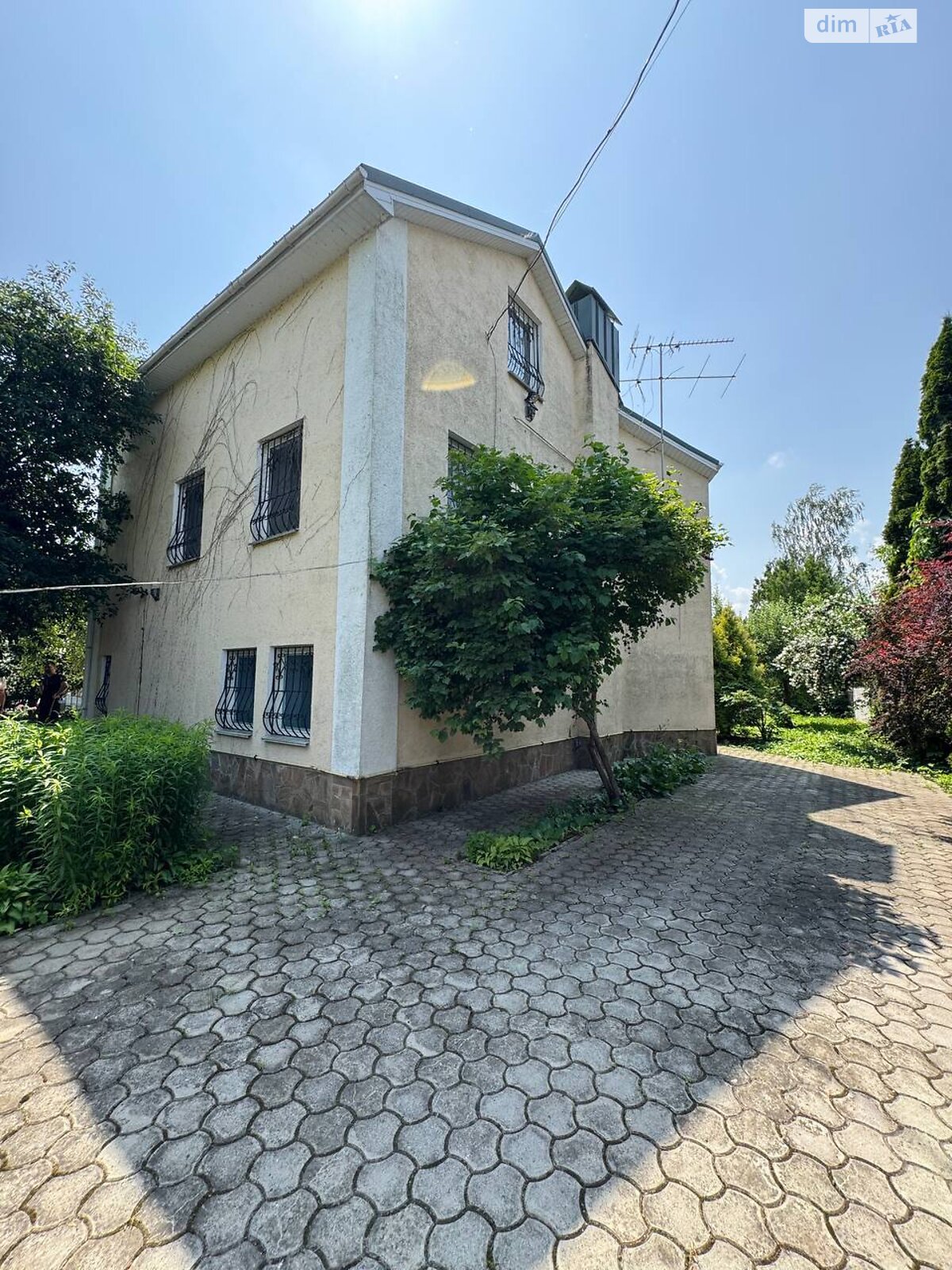 трехэтажный дом, 136 кв. м, кирпич. Продажа в Козине фото 1 трехэтажный дом, 136 кв. м, кирпич. Продажа в Козине фото 1