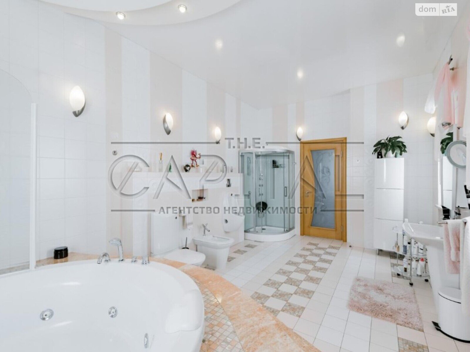 триповерховий будинок, 815 кв. м, цегла. Продаж у Козині фото 1 триповерховий будинок, 815 кв. м, цегла. Продаж у Козині фото 1