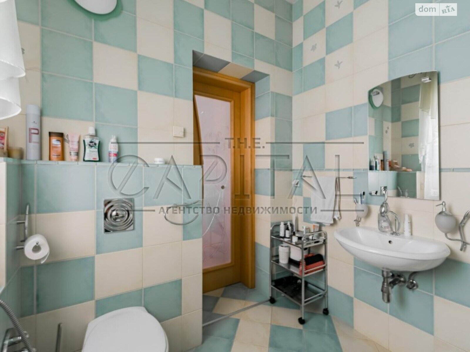триповерховий будинок, 815 кв. м, цегла. Продаж у Козині фото 1 триповерховий будинок, 815 кв. м, цегла. Продаж у Козині фото 1