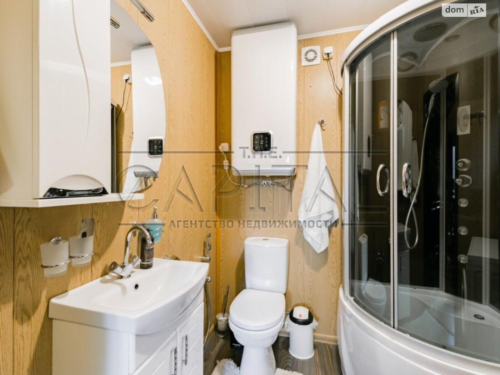 триповерховий будинок, 815 кв. м, цегла. Продаж у Козині фото 1 триповерховий будинок, 815 кв. м, цегла. Продаж у Козині фото 1