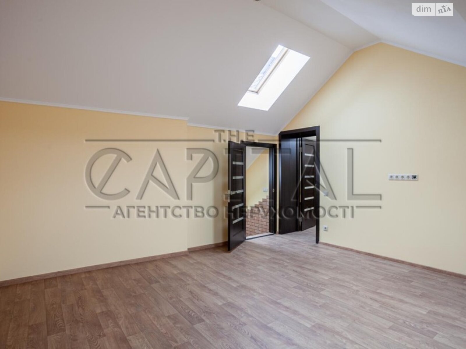 трехэтажный дом, 635 кв. м, кирпич. Продажа в Козине фото 1 трехэтажный дом, 635 кв. м, кирпич. Продажа в Козине фото 1