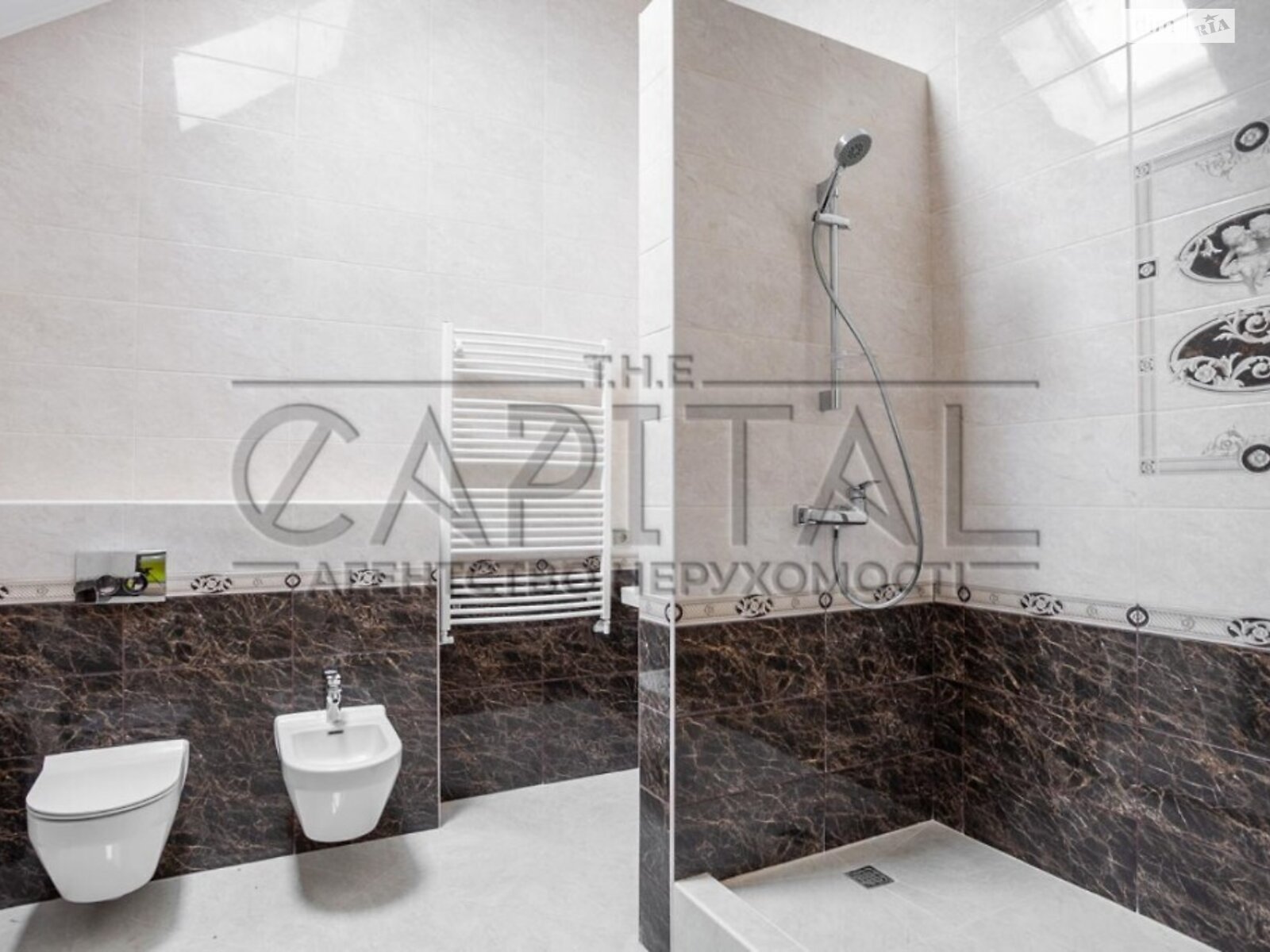 трехэтажный дом, 635 кв. м, кирпич. Продажа в Козине фото 1 трехэтажный дом, 635 кв. м, кирпич. Продажа в Козине фото 1