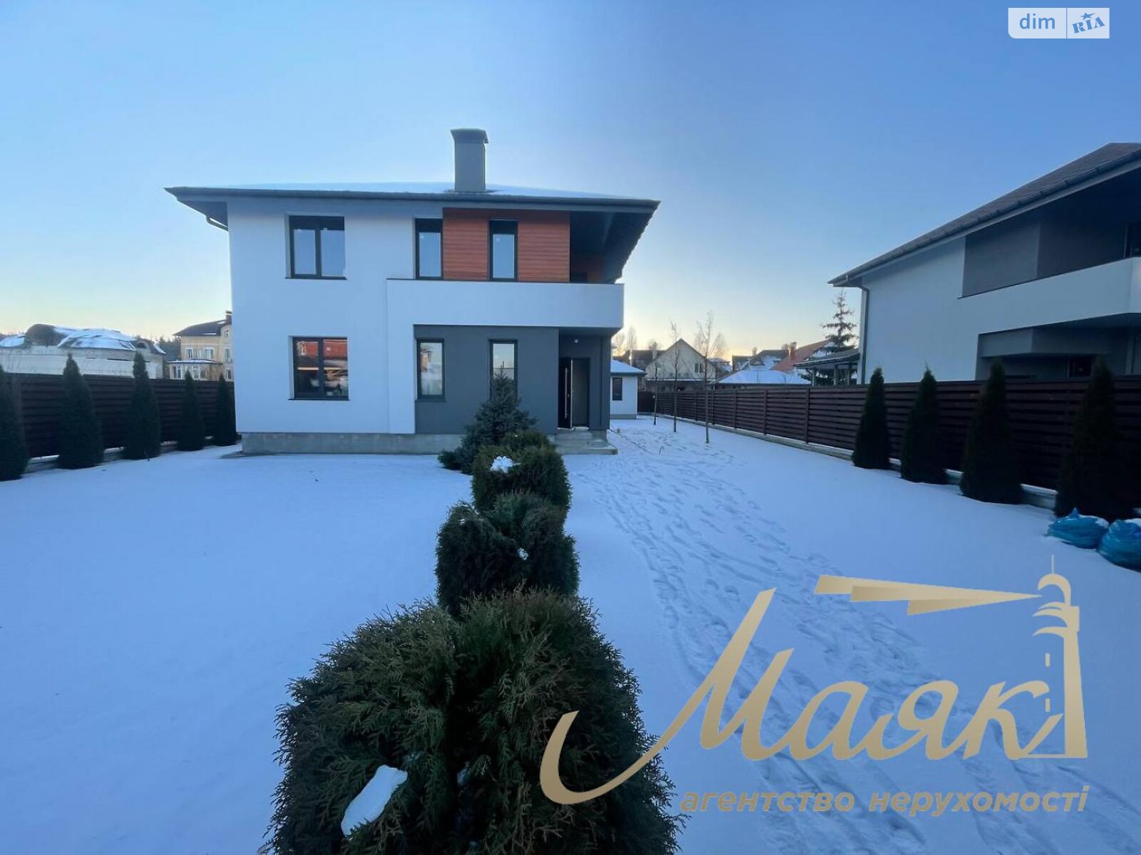 двухэтажный дом с отоплением, 120 кв. м, кирпич. Продажа в Козине фото 1 двухэтажный дом с отоплением, 120 кв. м, кирпич. Продажа в Козине фото 1