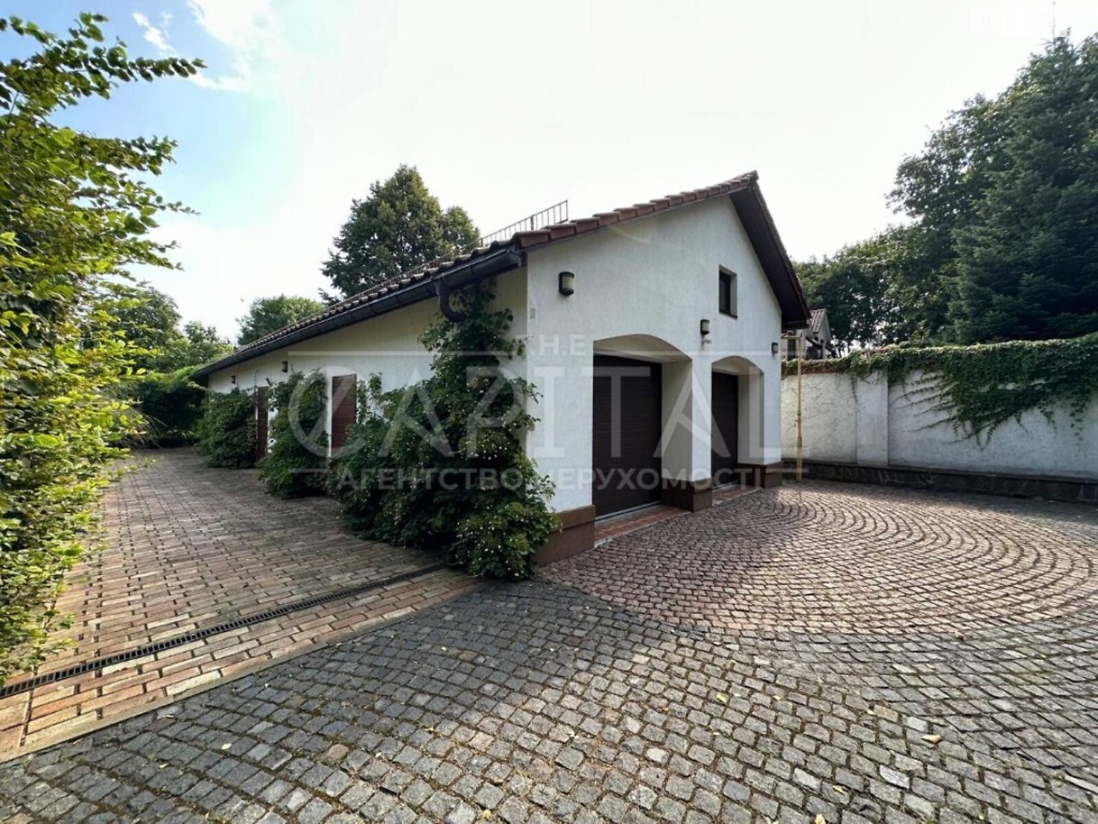 двухэтажный дом, 1500 кв. м, кирпич. Продажа в Козине фото 1