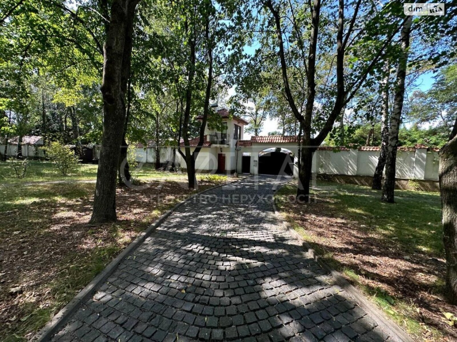 двухэтажный дом, 1500 кв. м, кирпич. Продажа в Козине фото 1