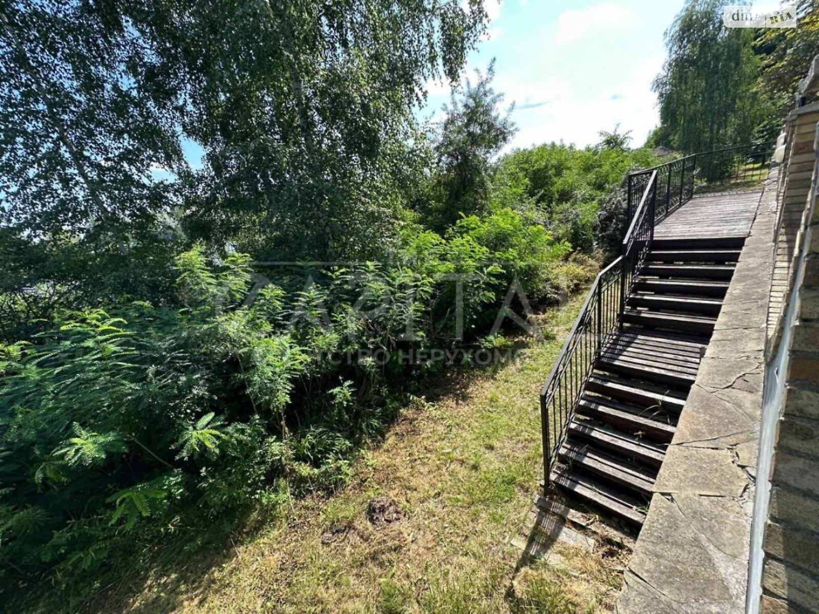 двухэтажный дом, 1500 кв. м, кирпич. Продажа в Козине фото 1