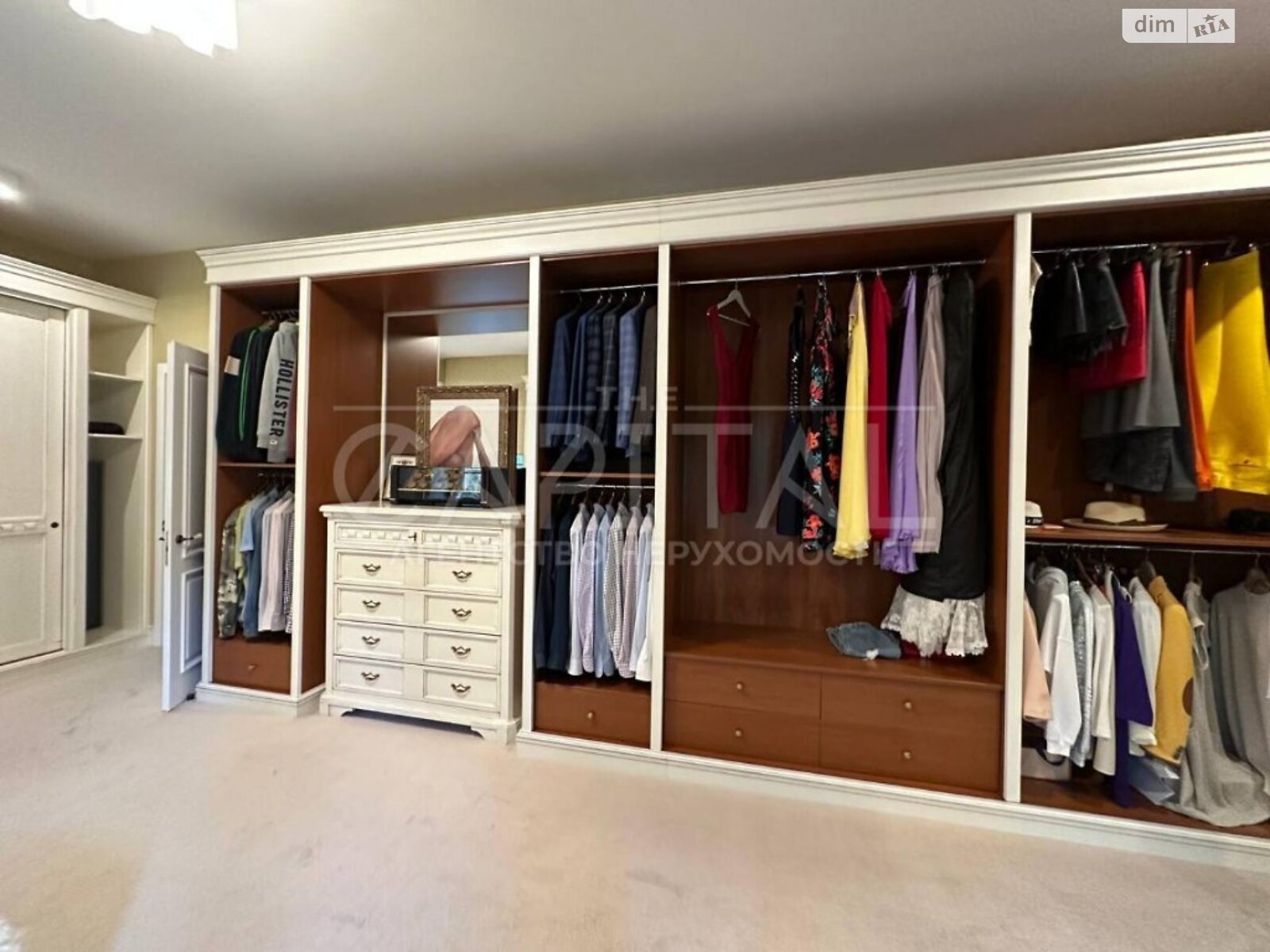 двухэтажный дом, 1500 кв. м, кирпич. Продажа в Козине фото 1