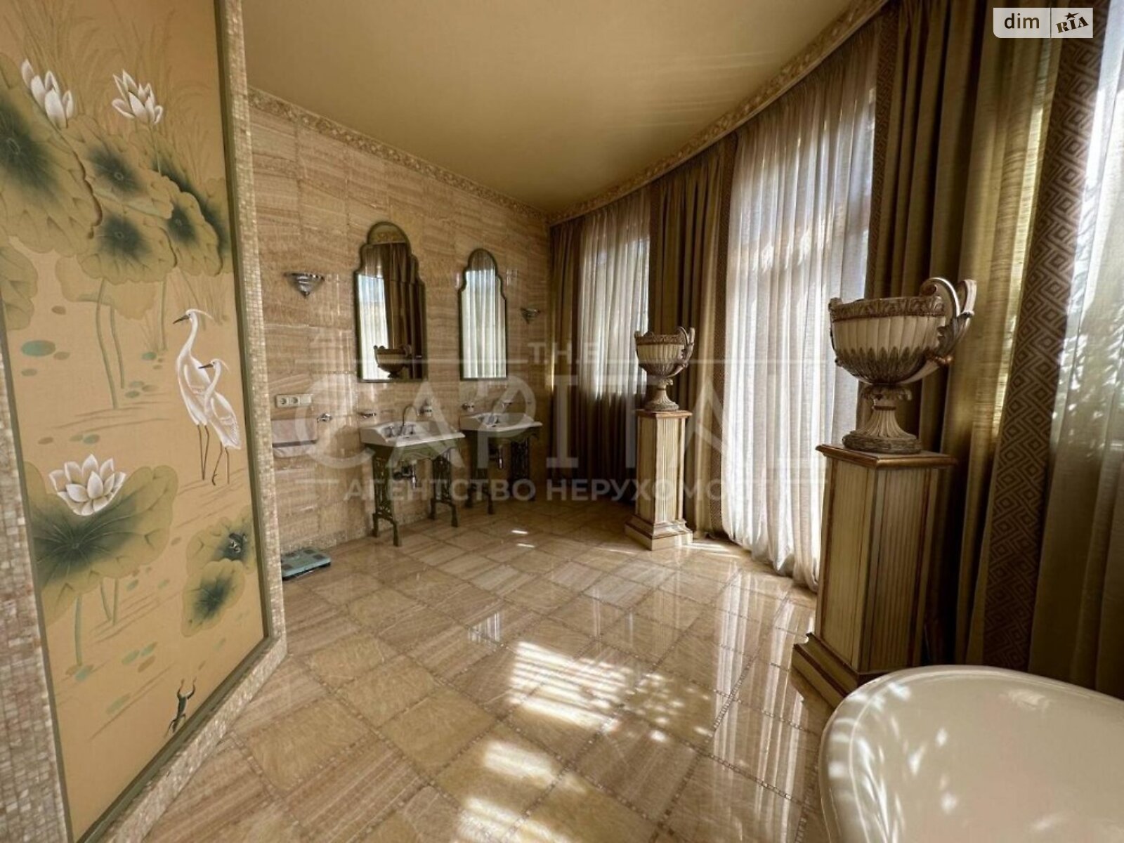 двухэтажный дом, 1500 кв. м, кирпич. Продажа в Козине фото 1