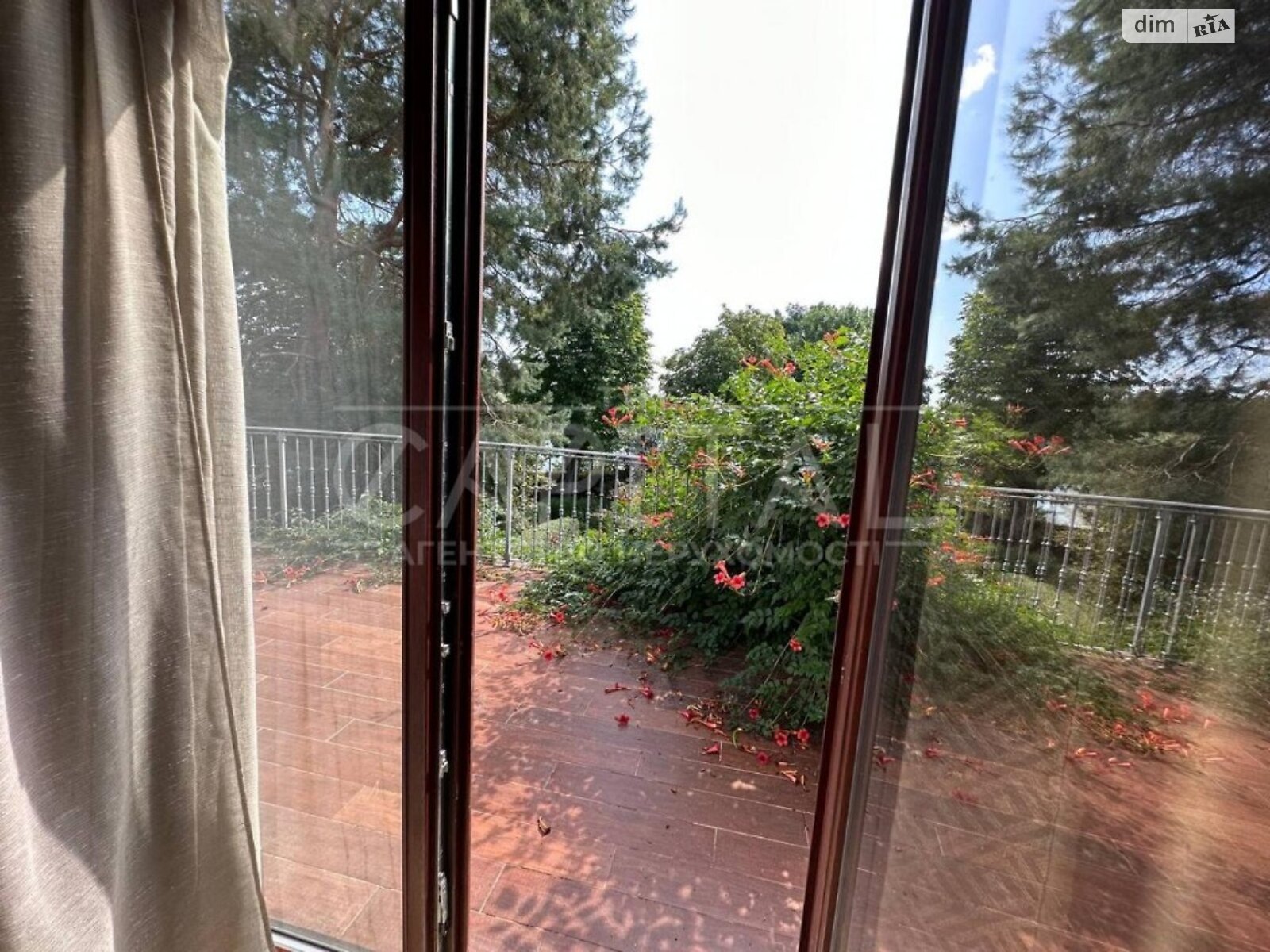 двухэтажный дом, 1500 кв. м, кирпич. Продажа в Козине фото 1