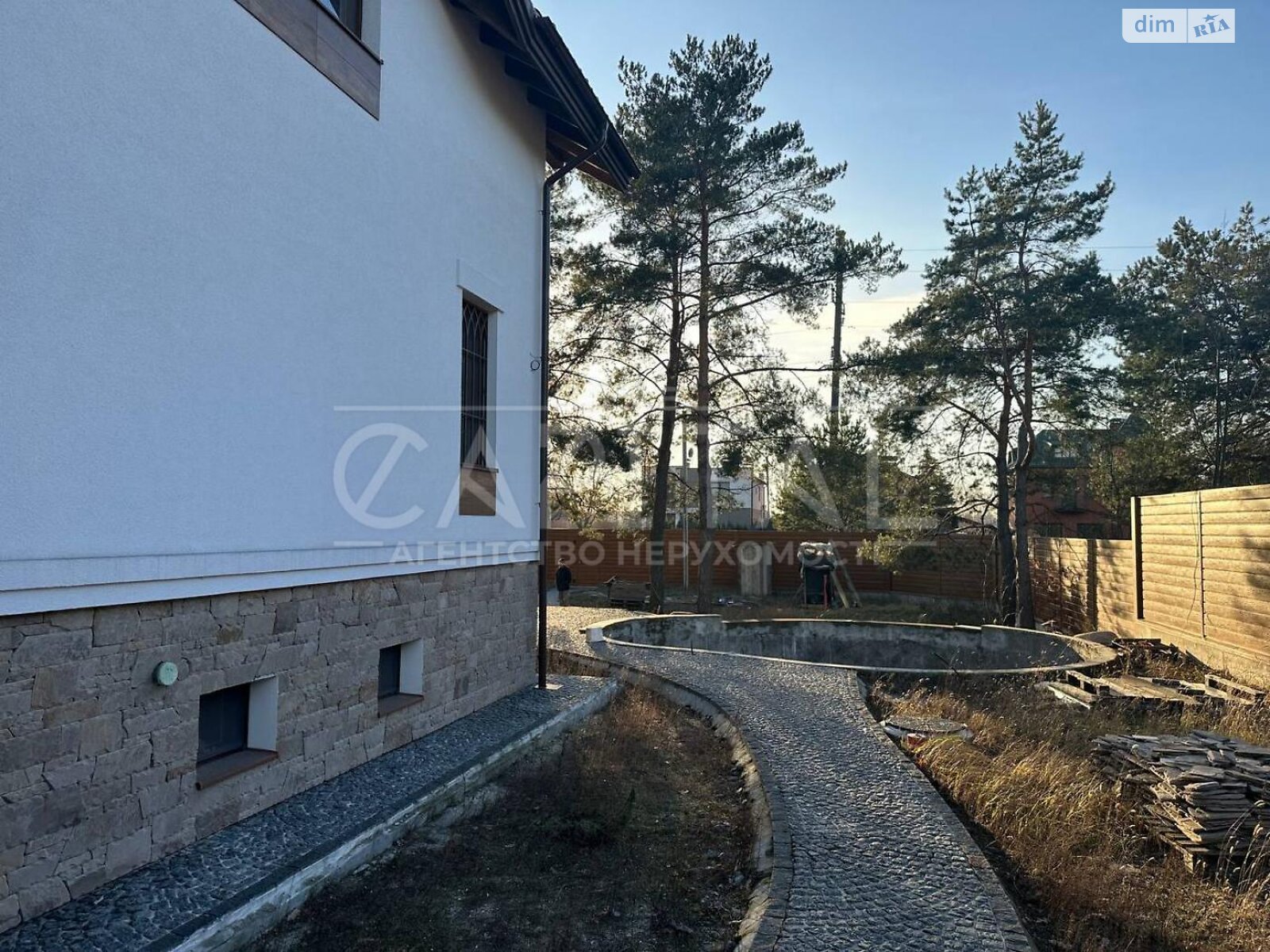 двоповерховий будинок з гаражем, 408 кв. м, цегла. Продаж у Козині фото 1 двоповерховий будинок з гаражем, 408 кв. м, цегла. Продаж у Козині фото 1