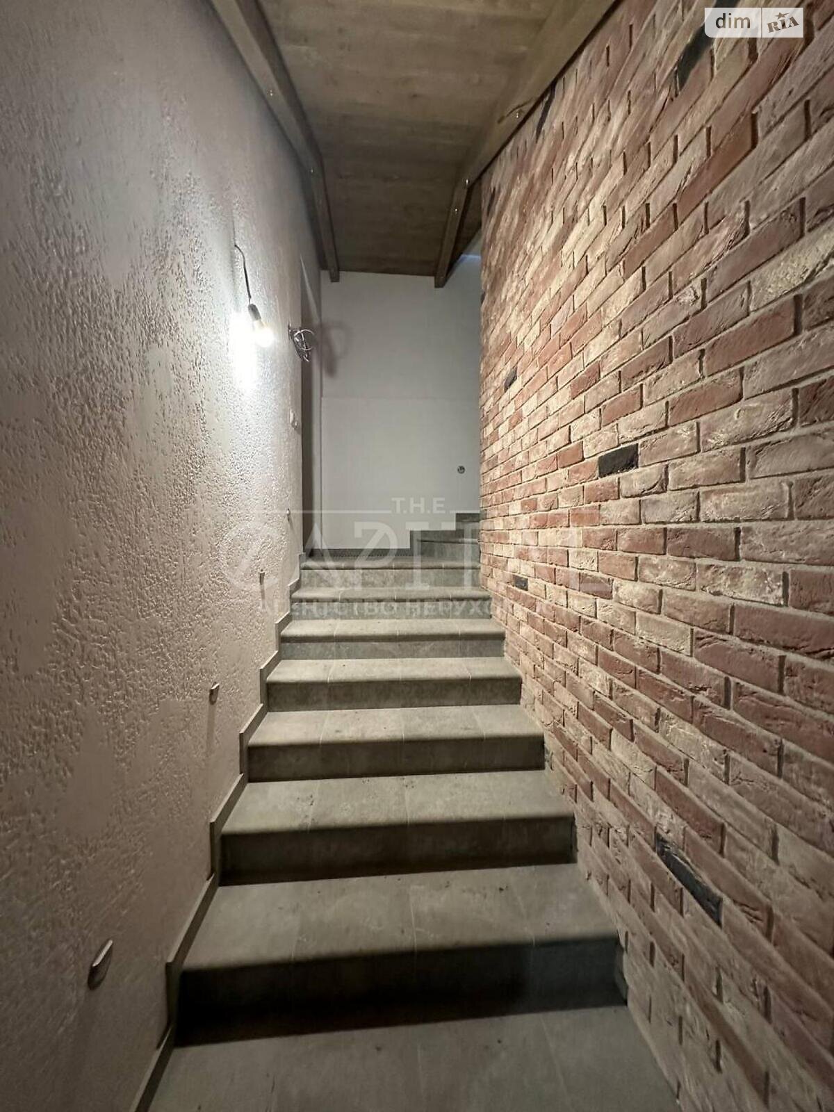 двоповерховий будинок з гаражем, 408 кв. м, цегла. Продаж у Козині фото 1 двоповерховий будинок з гаражем, 408 кв. м, цегла. Продаж у Козині фото 1
