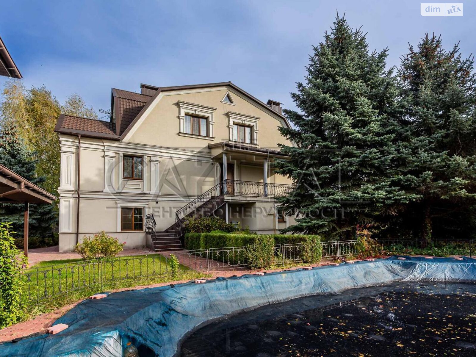триповерховий будинок з гаражем, 490 кв. м, цегла. Продаж у Козині фото 1 триповерховий будинок з гаражем, 490 кв. м, цегла. Продаж у Козині фото 1