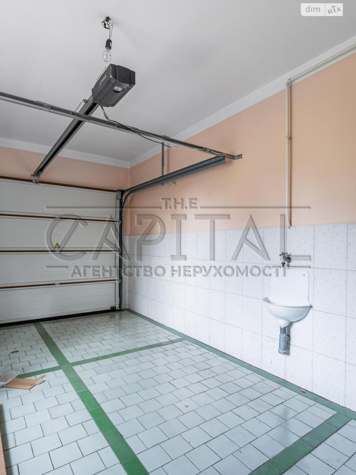 триповерховий будинок з гаражем, 490 кв. м, цегла. Продаж у Козині фото 1 триповерховий будинок з гаражем, 490 кв. м, цегла. Продаж у Козині фото 1