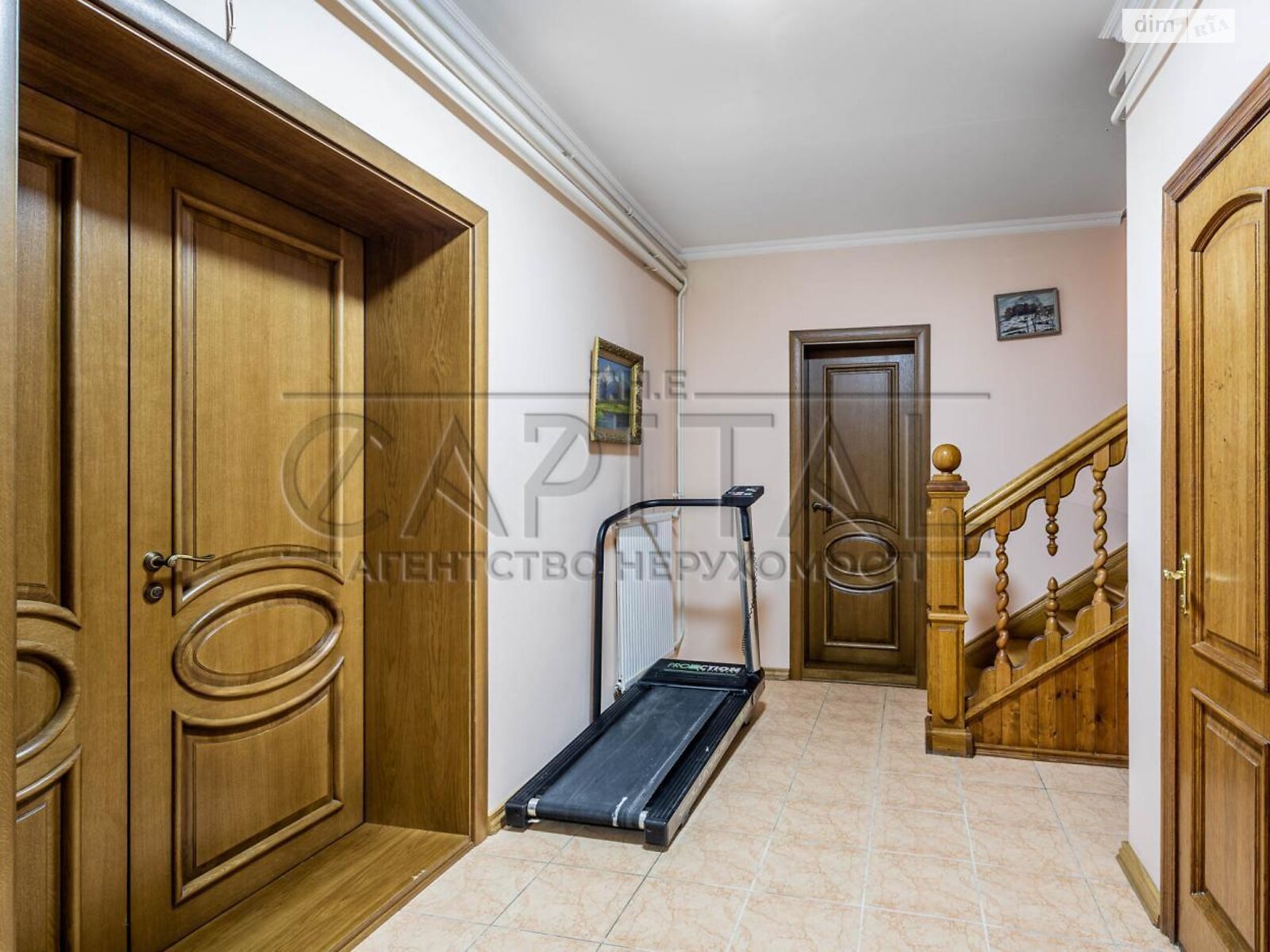 триповерховий будинок з гаражем, 490 кв. м, цегла. Продаж у Козині фото 1 триповерховий будинок з гаражем, 490 кв. м, цегла. Продаж у Козині фото 1