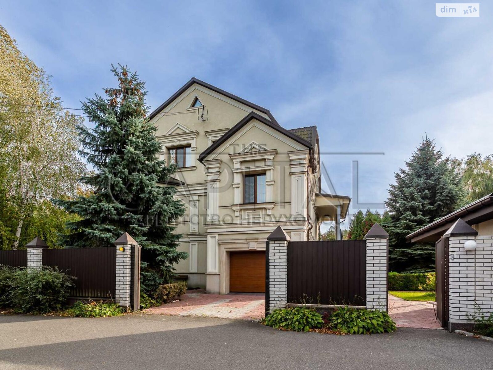 триповерховий будинок з гаражем, 490 кв. м, цегла. Продаж у Козині фото 1 триповерховий будинок з гаражем, 490 кв. м, цегла. Продаж у Козині фото 1