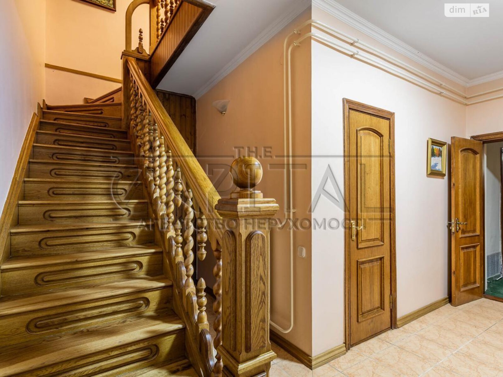 триповерховий будинок з гаражем, 490 кв. м, цегла. Продаж у Козині фото 1 триповерховий будинок з гаражем, 490 кв. м, цегла. Продаж у Козині фото 1