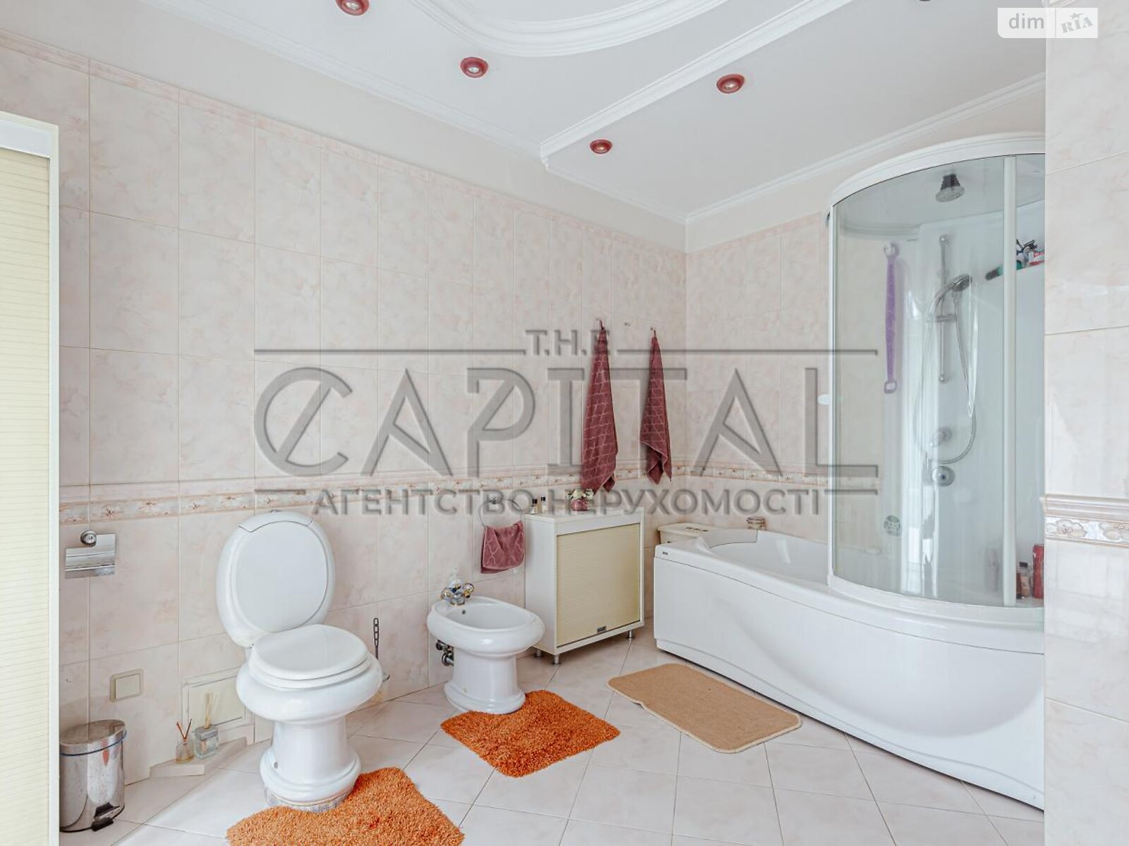 триповерховий будинок, 2300 кв. м, цегла. Продаж у Козині фото 1 триповерховий будинок, 2300 кв. м, цегла. Продаж у Козині фото 1