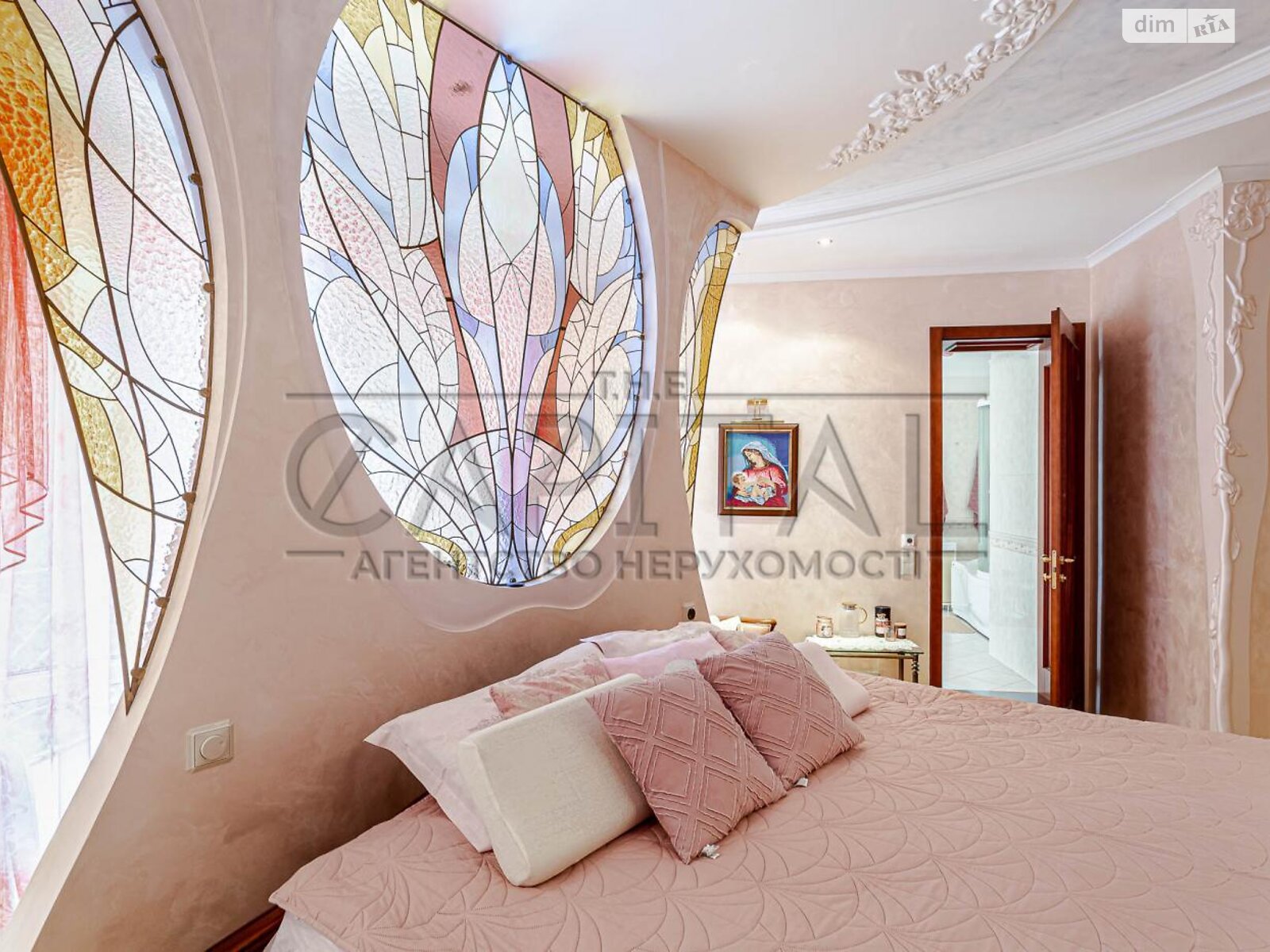 триповерховий будинок, 2300 кв. м, цегла. Продаж у Козині фото 1 триповерховий будинок, 2300 кв. м, цегла. Продаж у Козині фото 1