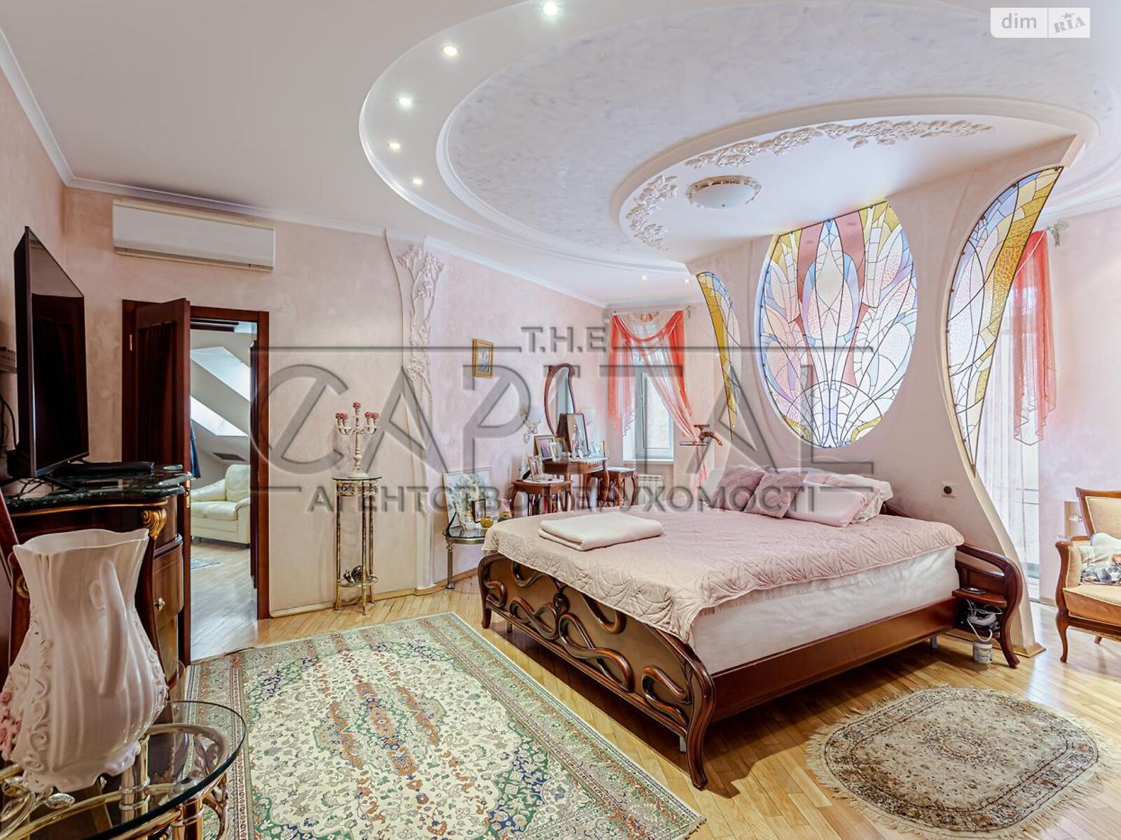 триповерховий будинок, 2300 кв. м, цегла. Продаж у Козині фото 1 триповерховий будинок, 2300 кв. м, цегла. Продаж у Козині фото 1