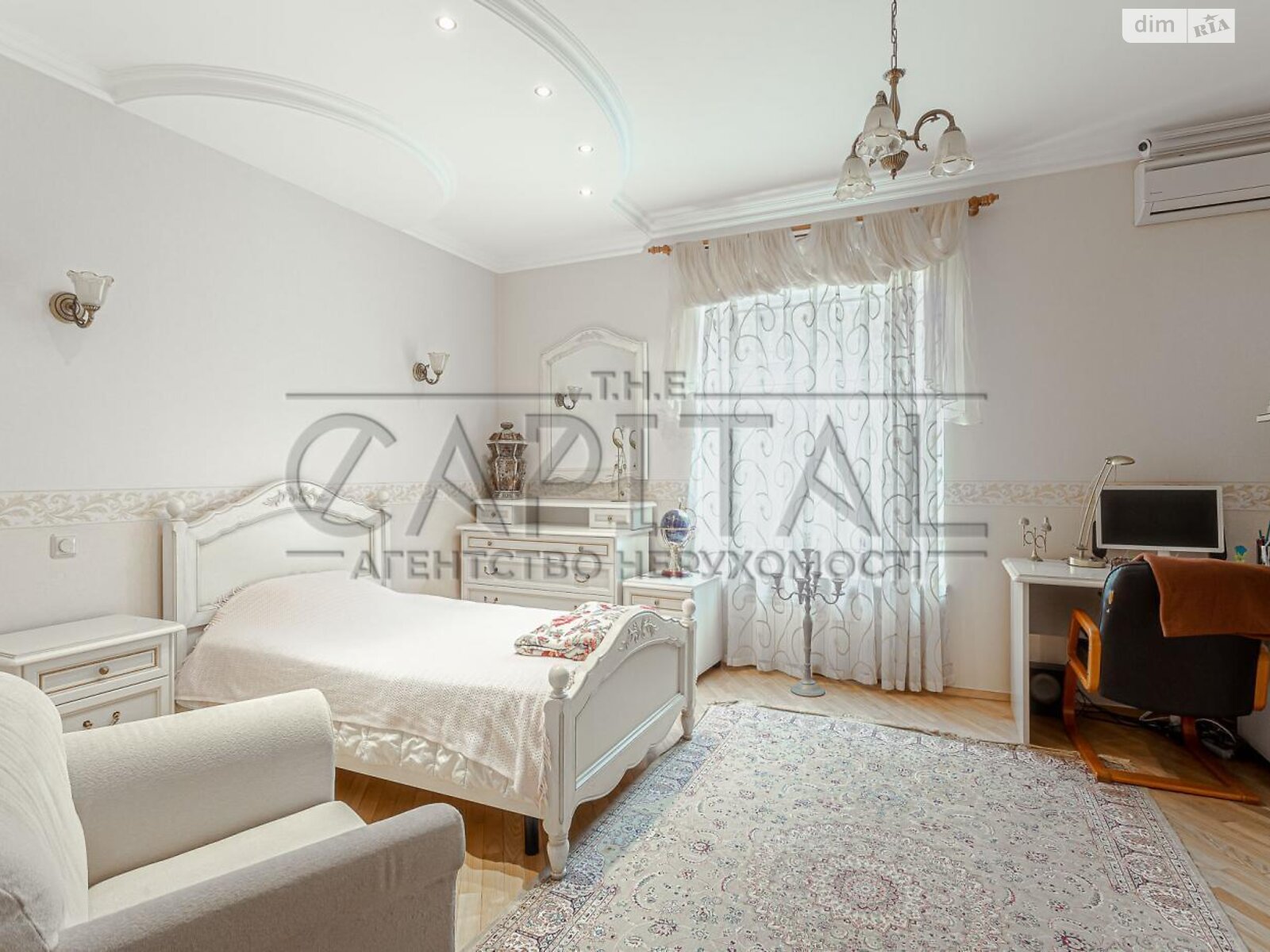 триповерховий будинок, 2300 кв. м, цегла. Продаж у Козині фото 1 триповерховий будинок, 2300 кв. м, цегла. Продаж у Козині фото 1