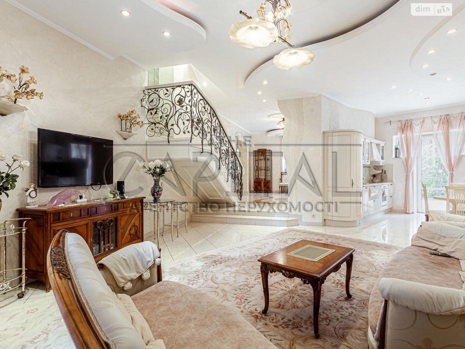 триповерховий будинок, 2300 кв. м, цегла. Продаж у Козині фото 1 триповерховий будинок, 2300 кв. м, цегла. Продаж у Козині фото 1