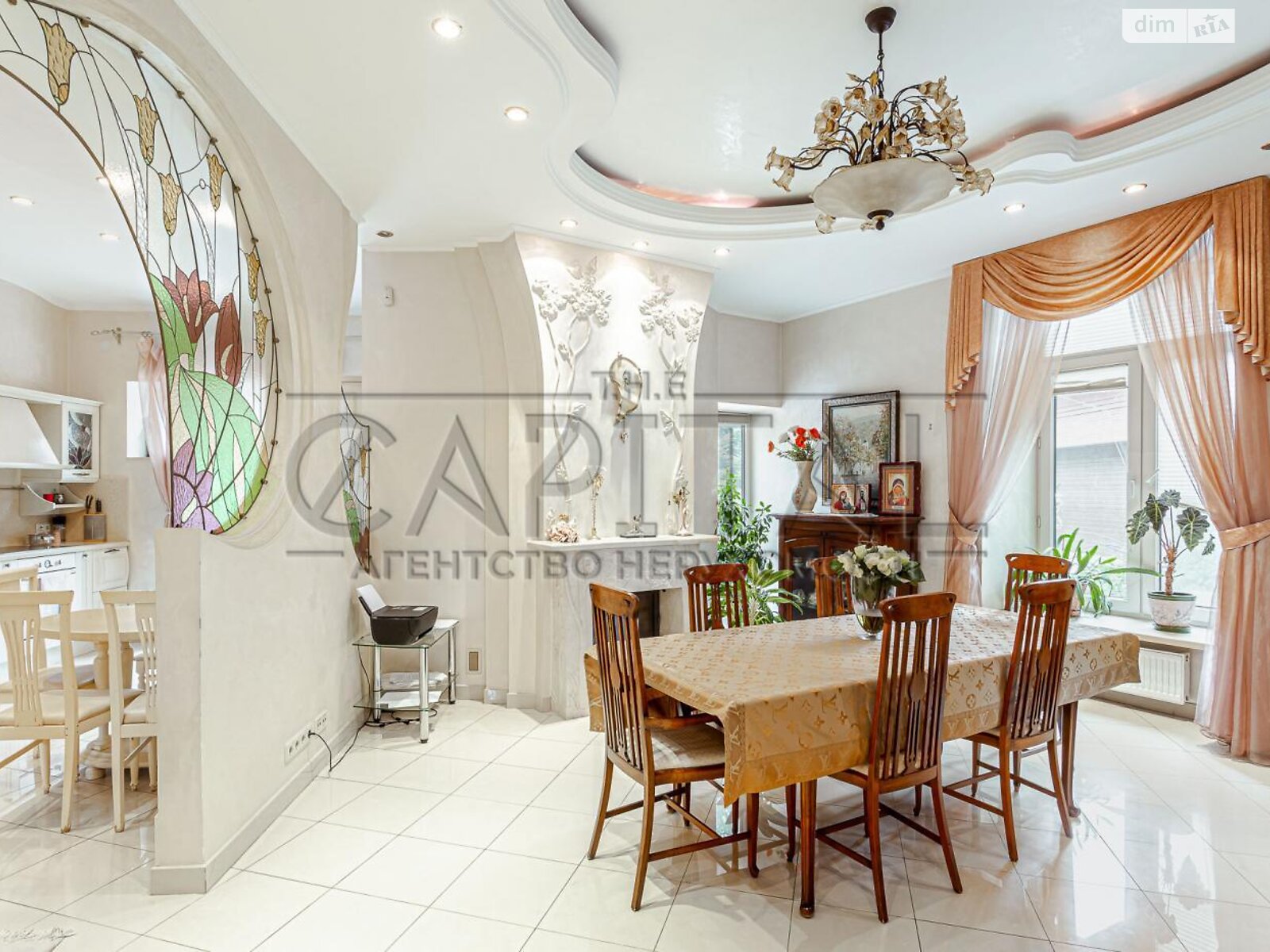 триповерховий будинок, 2300 кв. м, цегла. Продаж у Козині фото 1 триповерховий будинок, 2300 кв. м, цегла. Продаж у Козині фото 1
