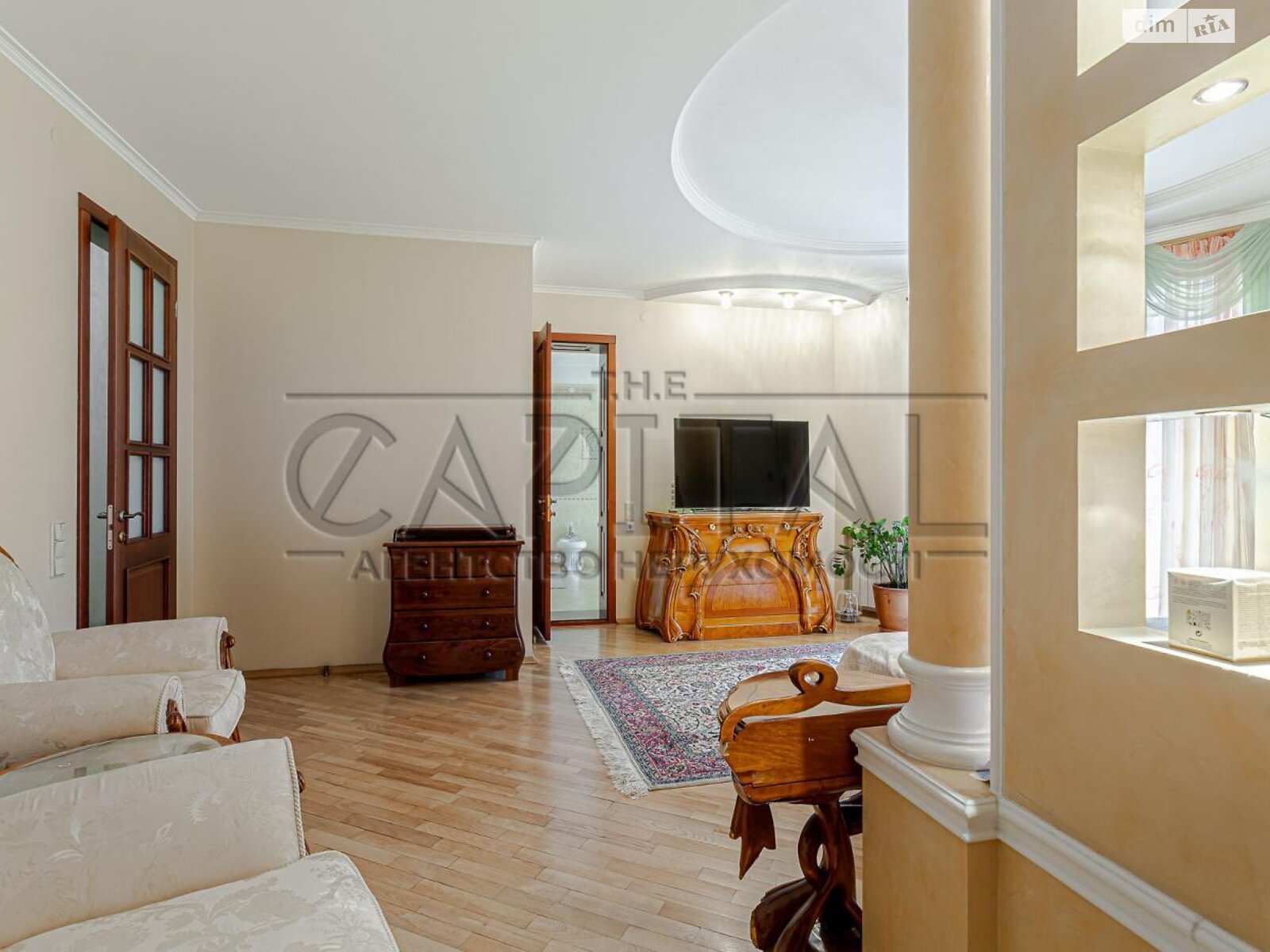 триповерховий будинок, 2300 кв. м, цегла. Продаж у Козині фото 1 триповерховий будинок, 2300 кв. м, цегла. Продаж у Козині фото 1