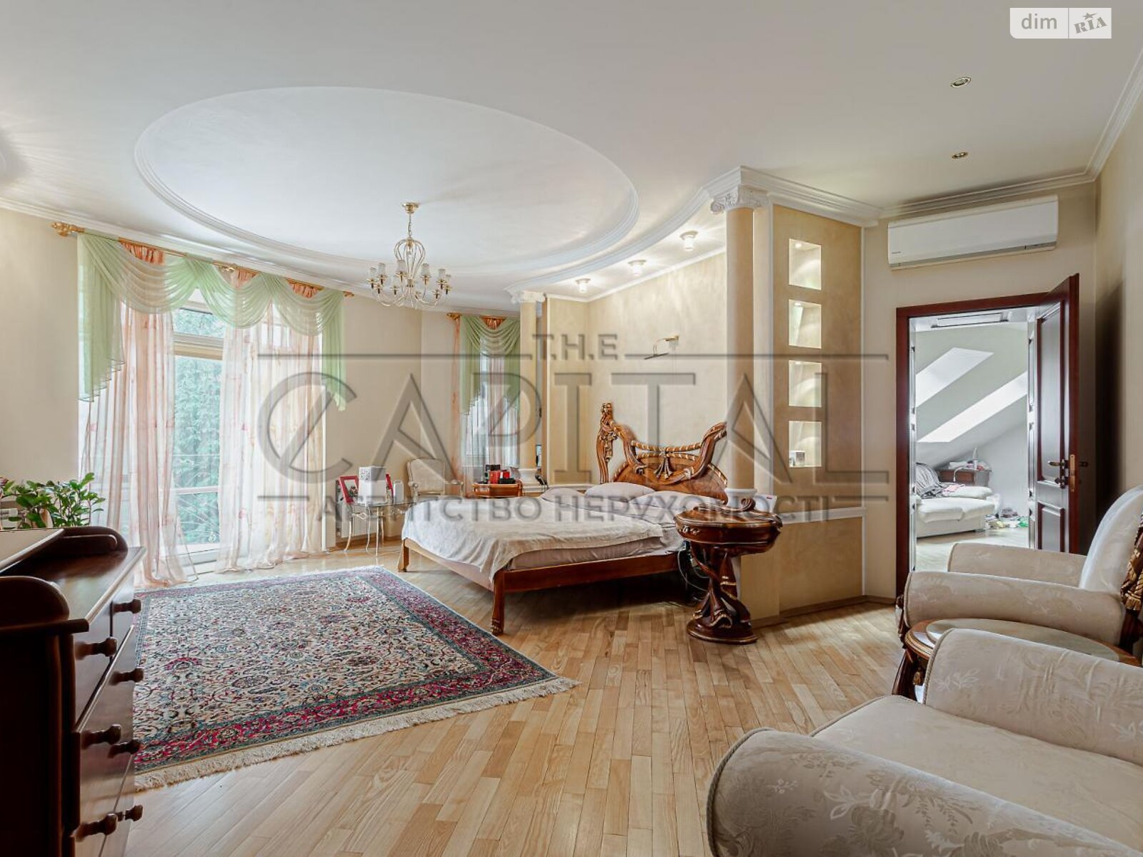 триповерховий будинок, 2300 кв. м, цегла. Продаж у Козині фото 1 триповерховий будинок, 2300 кв. м, цегла. Продаж у Козині фото 1