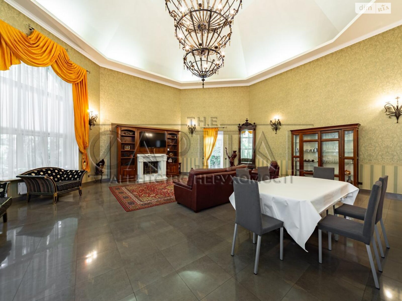 триповерховий будинок, 2300 кв. м, цегла. Продаж у Козині фото 1 триповерховий будинок, 2300 кв. м, цегла. Продаж у Козині фото 1