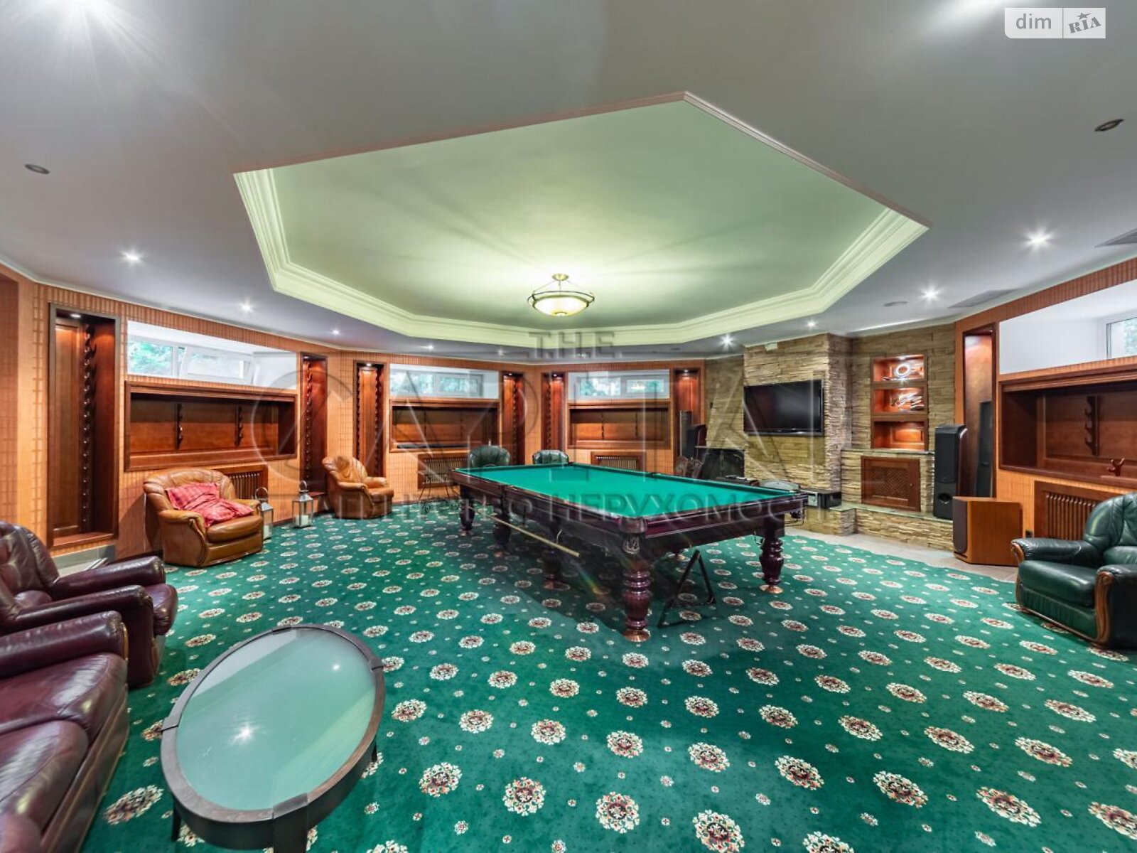 триповерховий будинок, 2300 кв. м, цегла. Продаж у Козині фото 1 триповерховий будинок, 2300 кв. м, цегла. Продаж у Козині фото 1