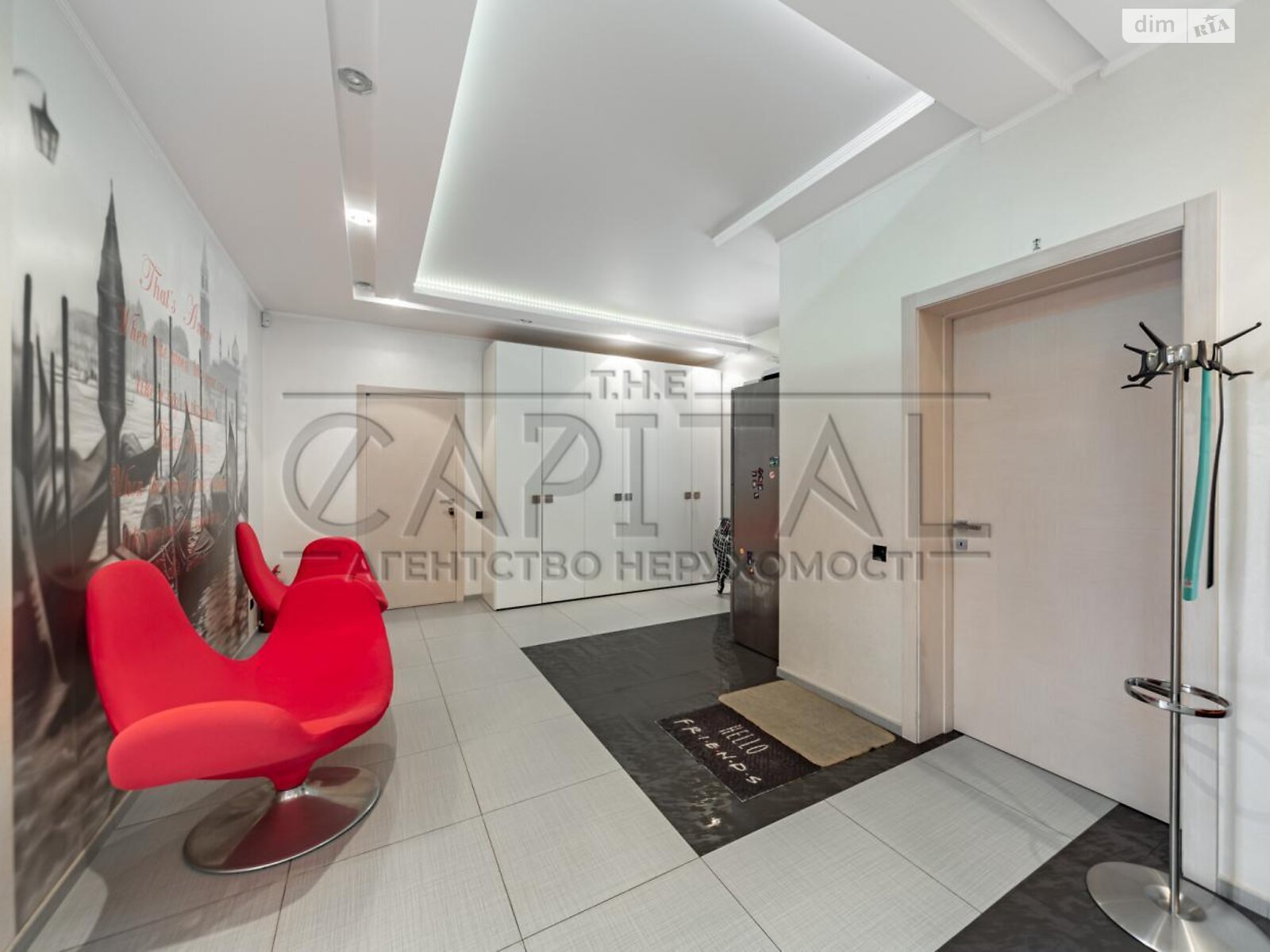 триповерховий будинок, 2300 кв. м, цегла. Продаж у Козині фото 1 триповерховий будинок, 2300 кв. м, цегла. Продаж у Козині фото 1