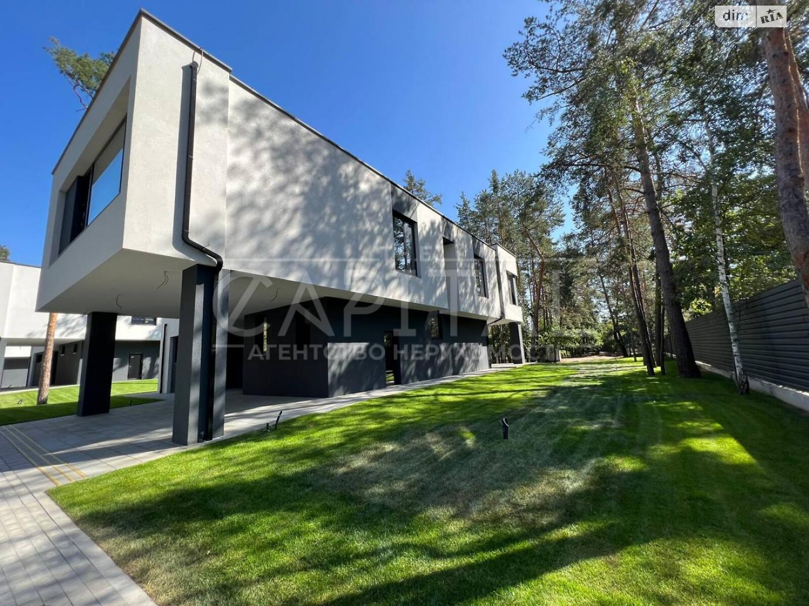 двухэтажный дом с отоплением, 3159 кв. м, кирпич. Продажа в Козине фото 1 двухэтажный дом с отоплением, 3159 кв. м, кирпич. Продажа в Козине фото 1
