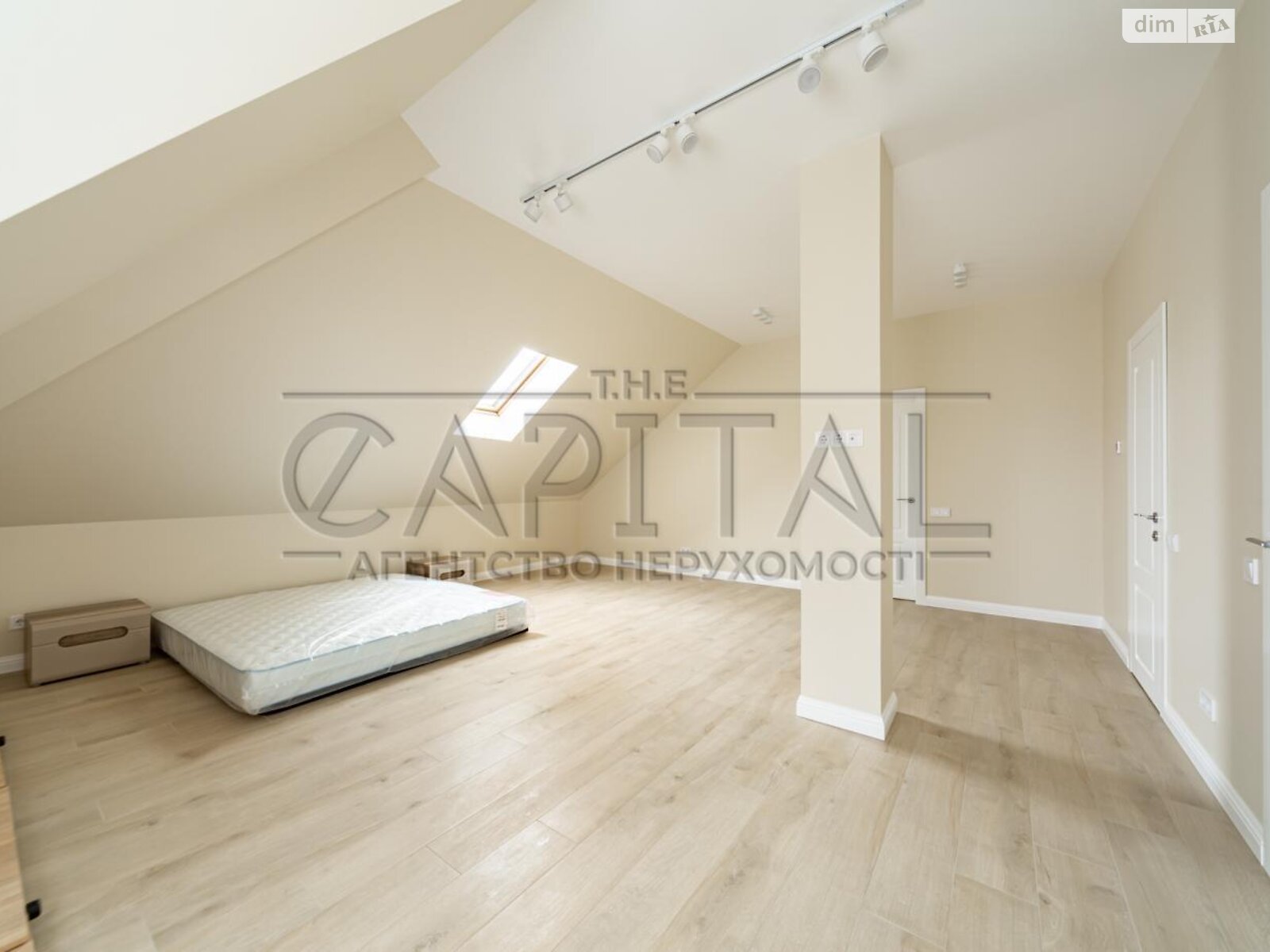 двухэтажный дом с балконом, 220 кв. м, кирпич. Продажа в Козине фото 1 двухэтажный дом с балконом, 220 кв. м, кирпич. Продажа в Козине фото 1