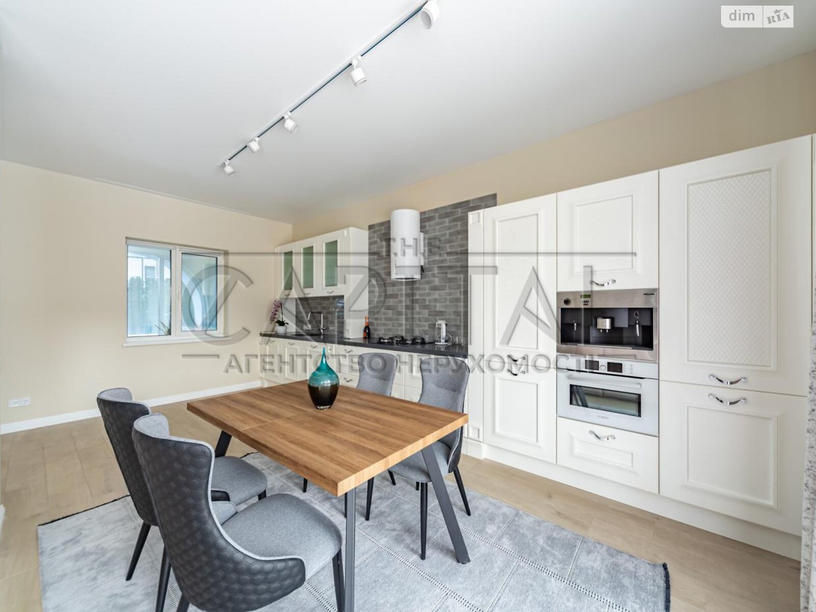 двухэтажный дом с балконом, 220 кв. м, кирпич. Продажа в Козине фото 1 двухэтажный дом с балконом, 220 кв. м, кирпич. Продажа в Козине фото 1