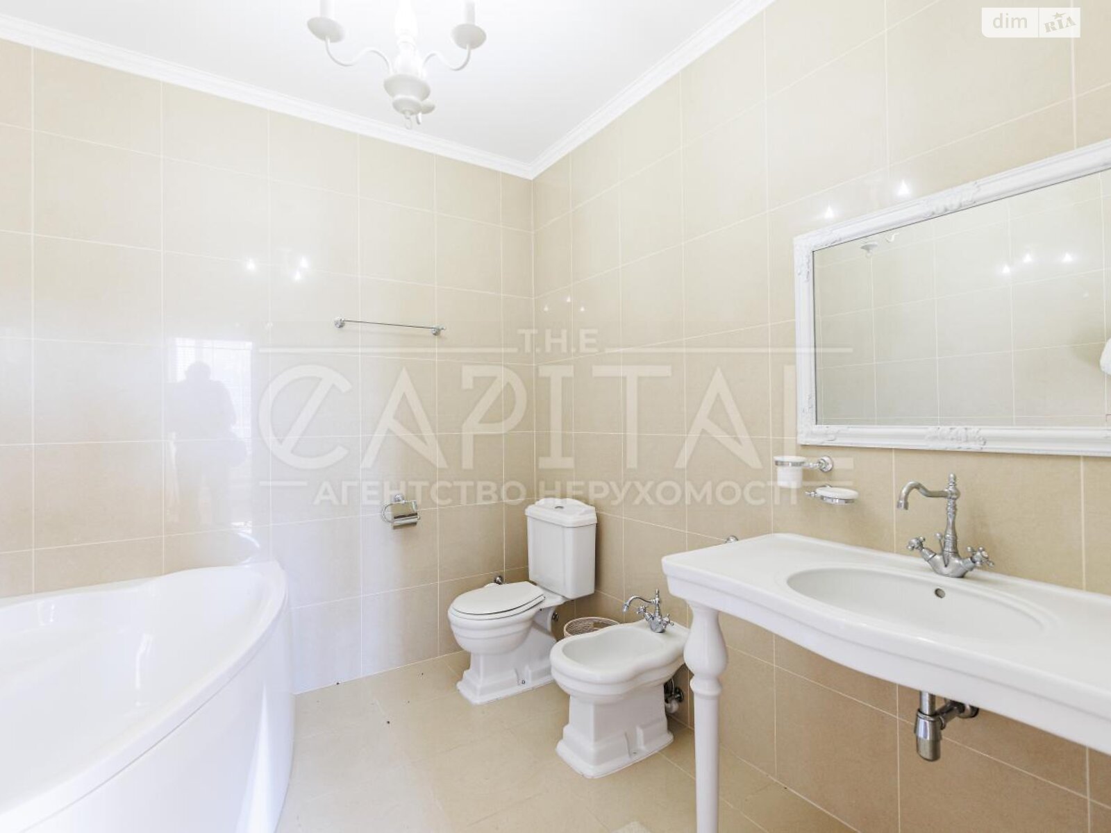 чотириповерховий будинок з балконом, 990 кв. м, цегла. Продаж у Козині фото 1 чотириповерховий будинок з балконом, 990 кв. м, цегла. Продаж у Козині фото 1