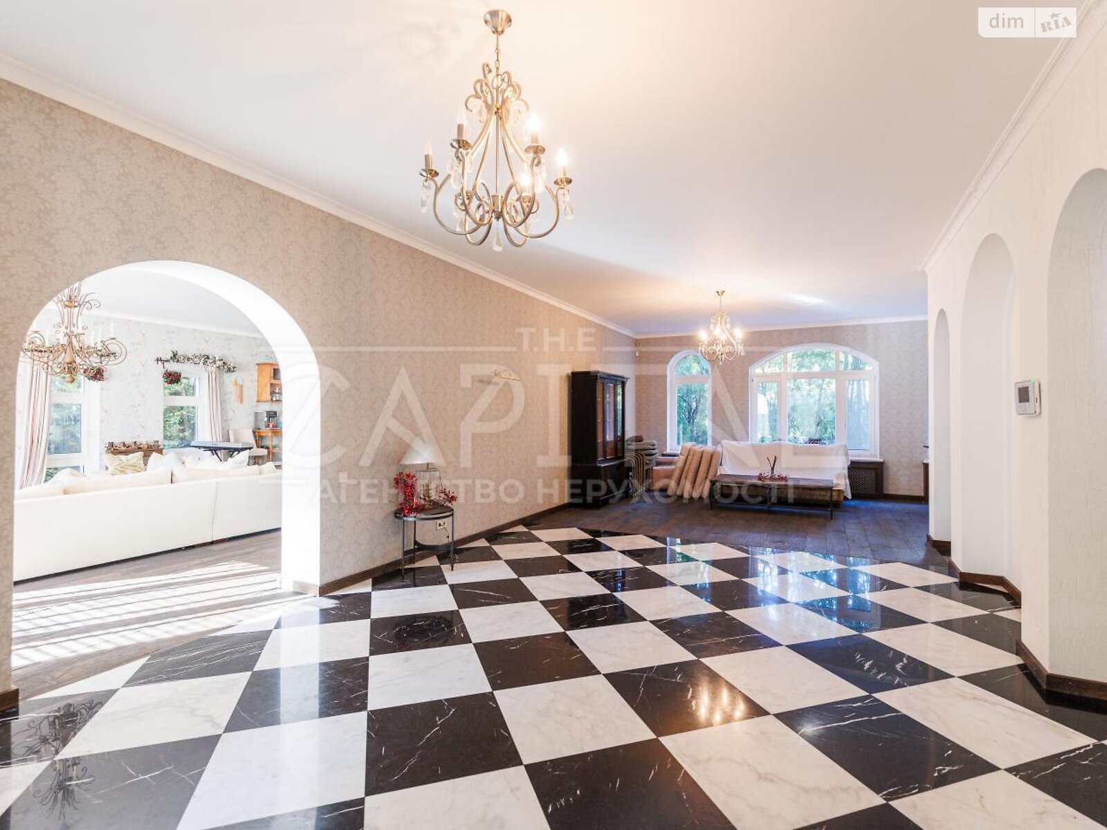 чотириповерховий будинок з балконом, 990 кв. м, цегла. Продаж у Козині фото 1 чотириповерховий будинок з балконом, 990 кв. м, цегла. Продаж у Козині фото 1