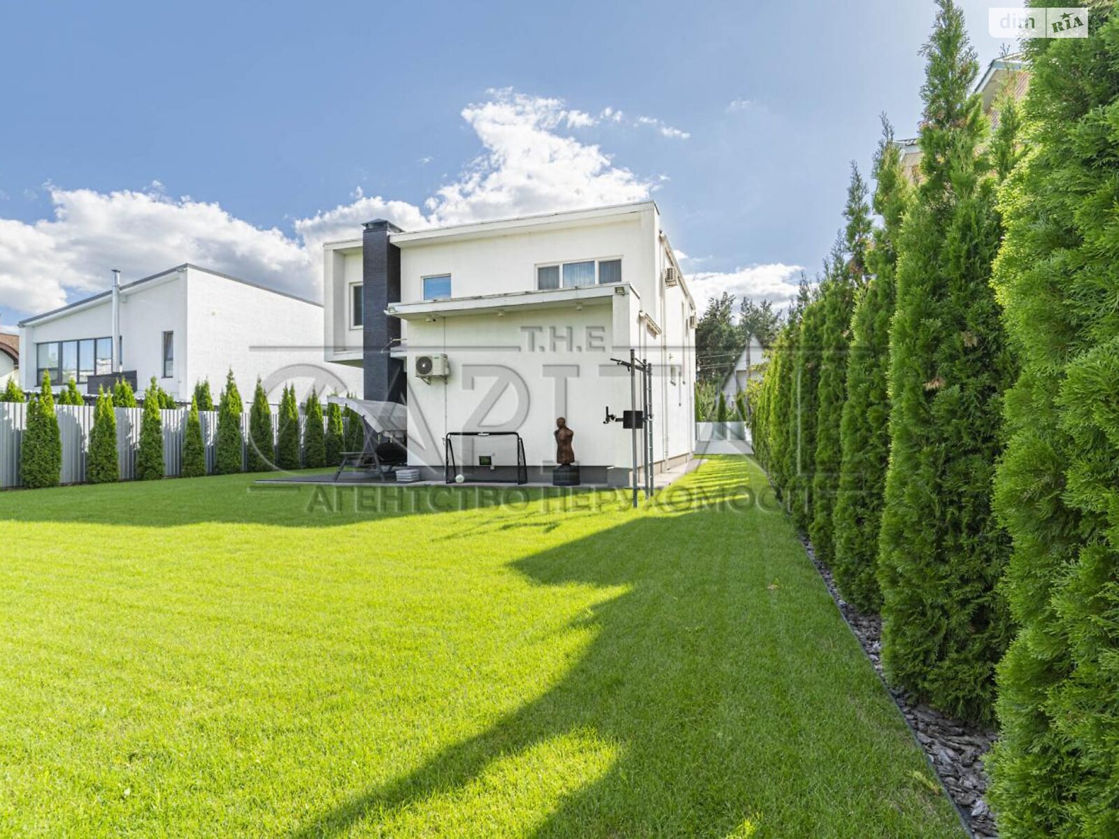 двоповерховий будинок з гаражем, 241 кв. м, цегла. Продаж у Козині фото 1 двоповерховий будинок з гаражем, 241 кв. м, цегла. Продаж у Козині фото 1