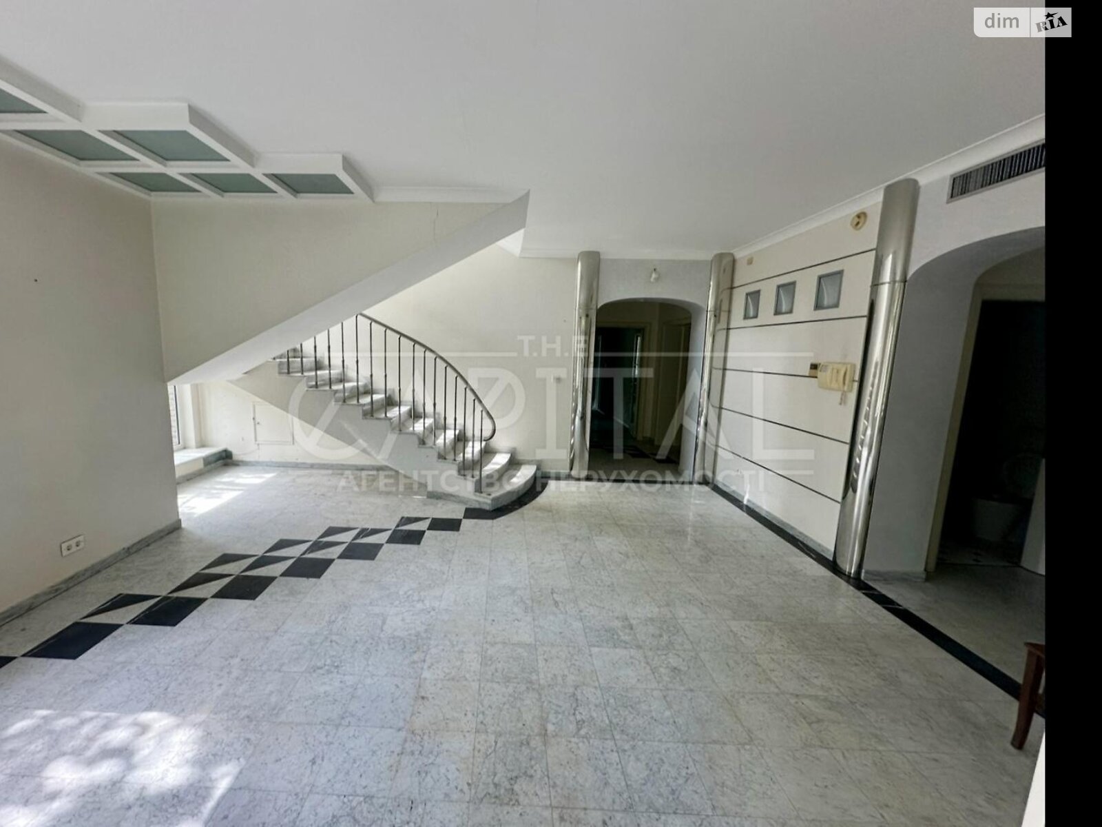 трехэтажный дом с балконом, 731 кв. м, кирпич. Продажа в Козине фото 1 трехэтажный дом с балконом, 731 кв. м, кирпич. Продажа в Козине фото 1