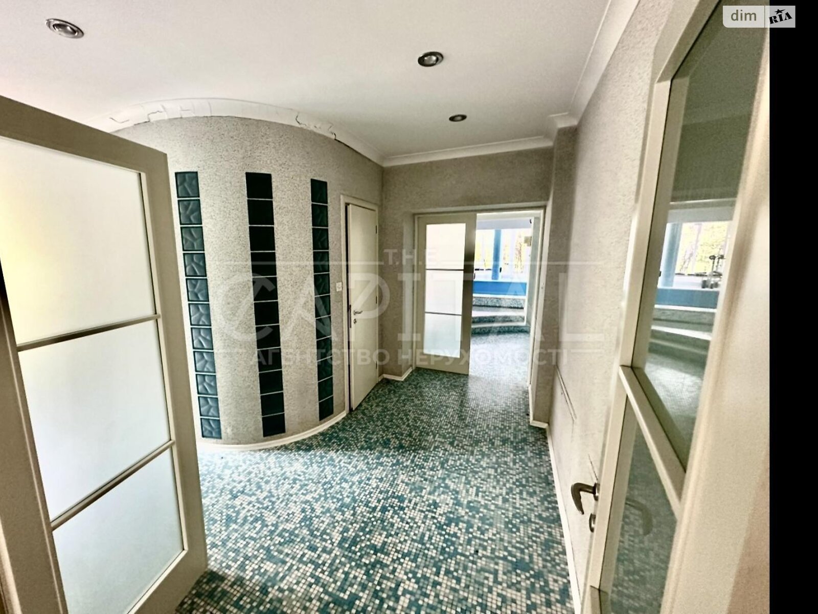 трехэтажный дом с балконом, 731 кв. м, кирпич. Продажа в Козине фото 1 трехэтажный дом с балконом, 731 кв. м, кирпич. Продажа в Козине фото 1
