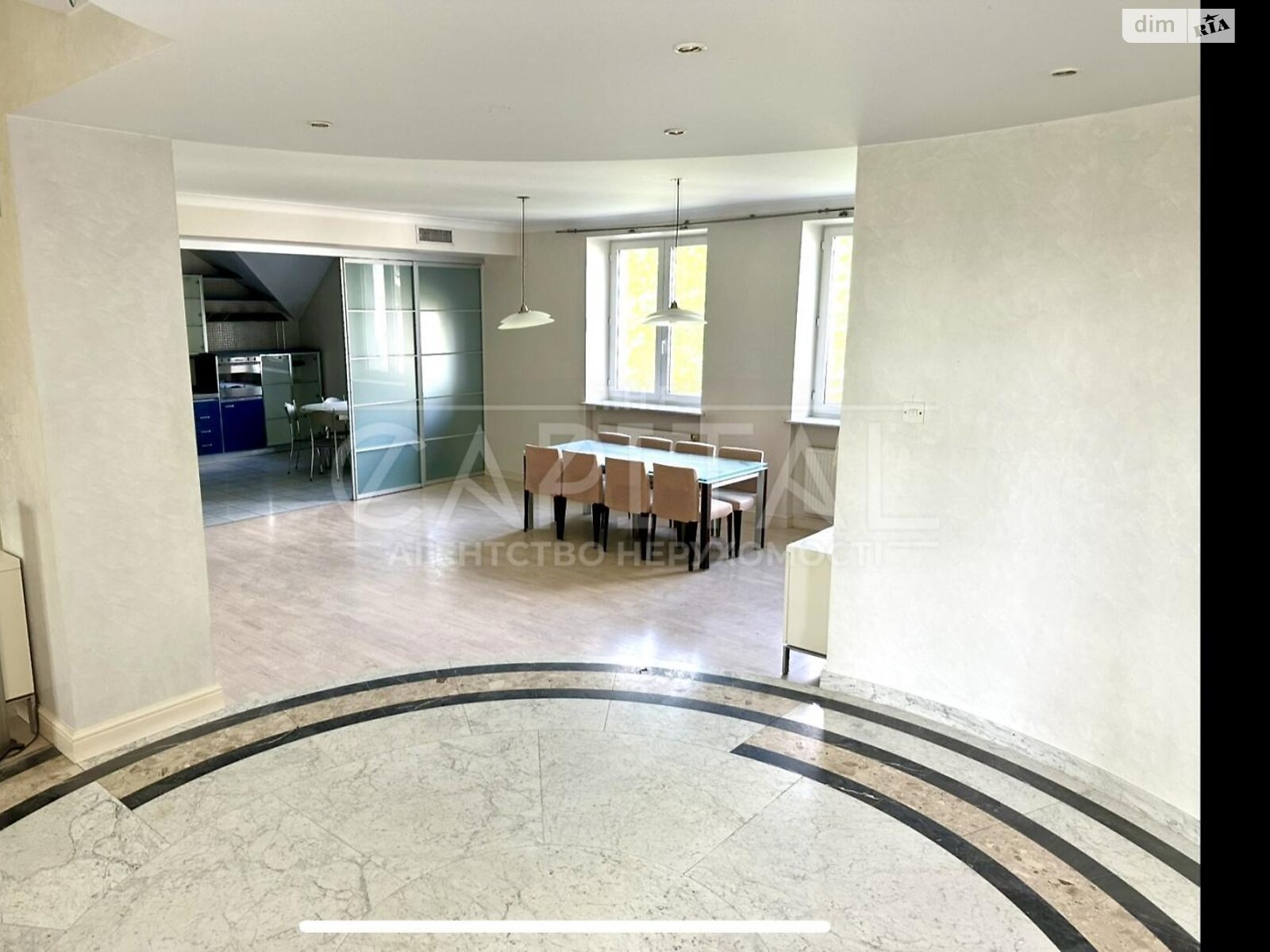 трехэтажный дом с балконом, 731 кв. м, кирпич. Продажа в Козине фото 1 трехэтажный дом с балконом, 731 кв. м, кирпич. Продажа в Козине фото 1