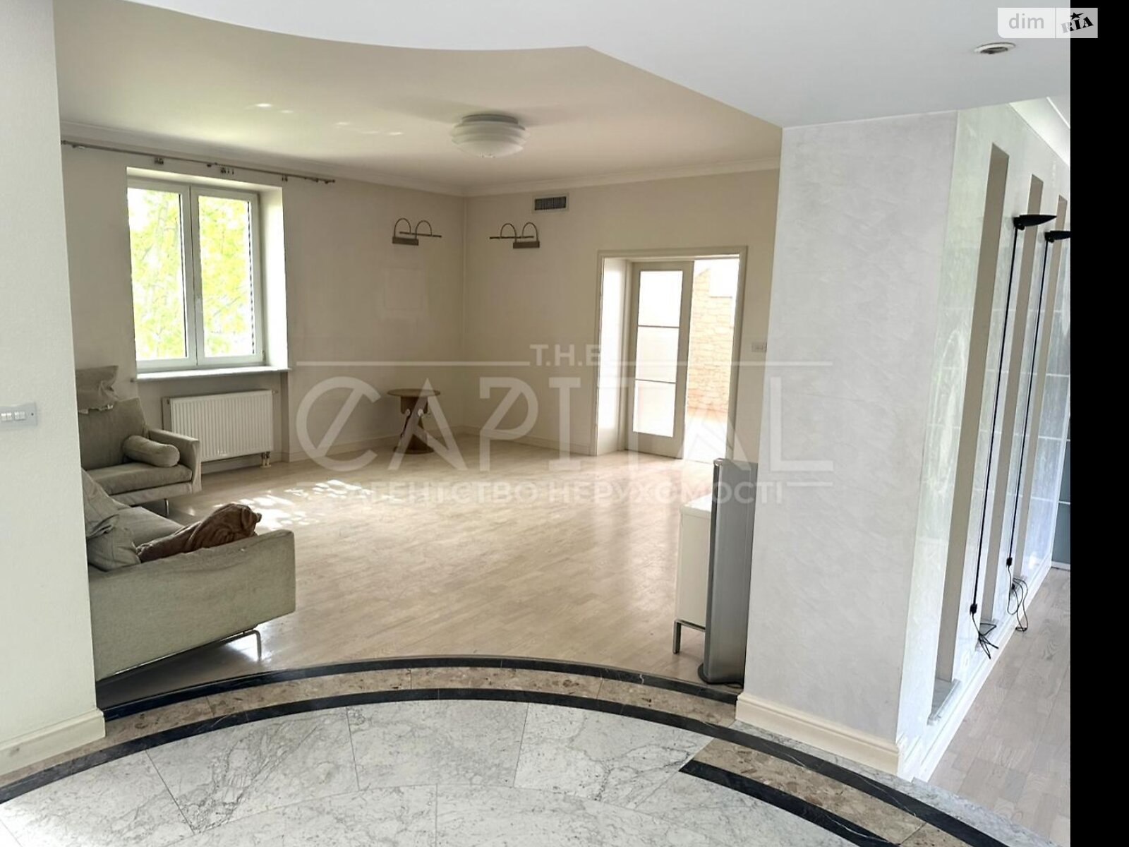 трехэтажный дом с балконом, 731 кв. м, кирпич. Продажа в Козине фото 1 трехэтажный дом с балконом, 731 кв. м, кирпич. Продажа в Козине фото 1