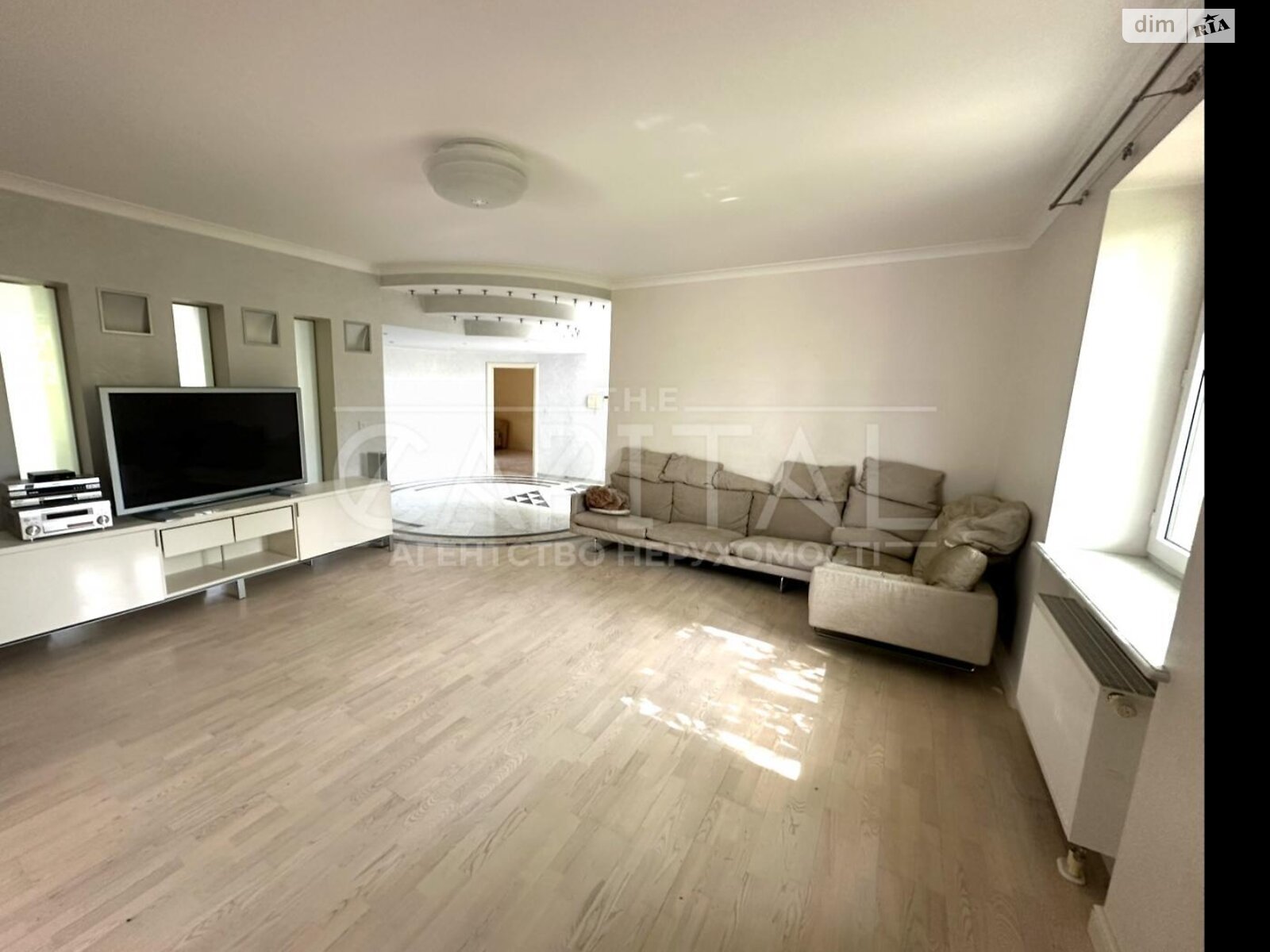 трехэтажный дом с балконом, 731 кв. м, кирпич. Продажа в Козине фото 1 трехэтажный дом с балконом, 731 кв. м, кирпич. Продажа в Козине фото 1