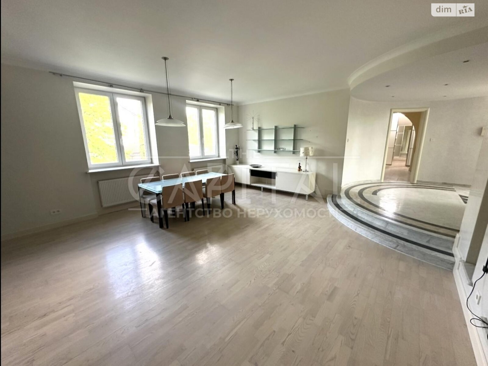 трехэтажный дом с балконом, 731 кв. м, кирпич. Продажа в Козине фото 1 трехэтажный дом с балконом, 731 кв. м, кирпич. Продажа в Козине фото 1